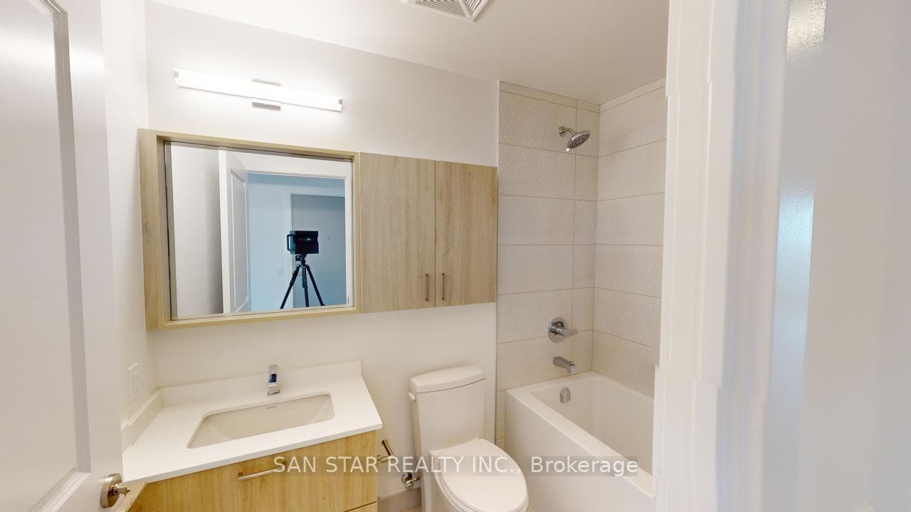 50 Upper Mall Way Unit B-1012 photo 2