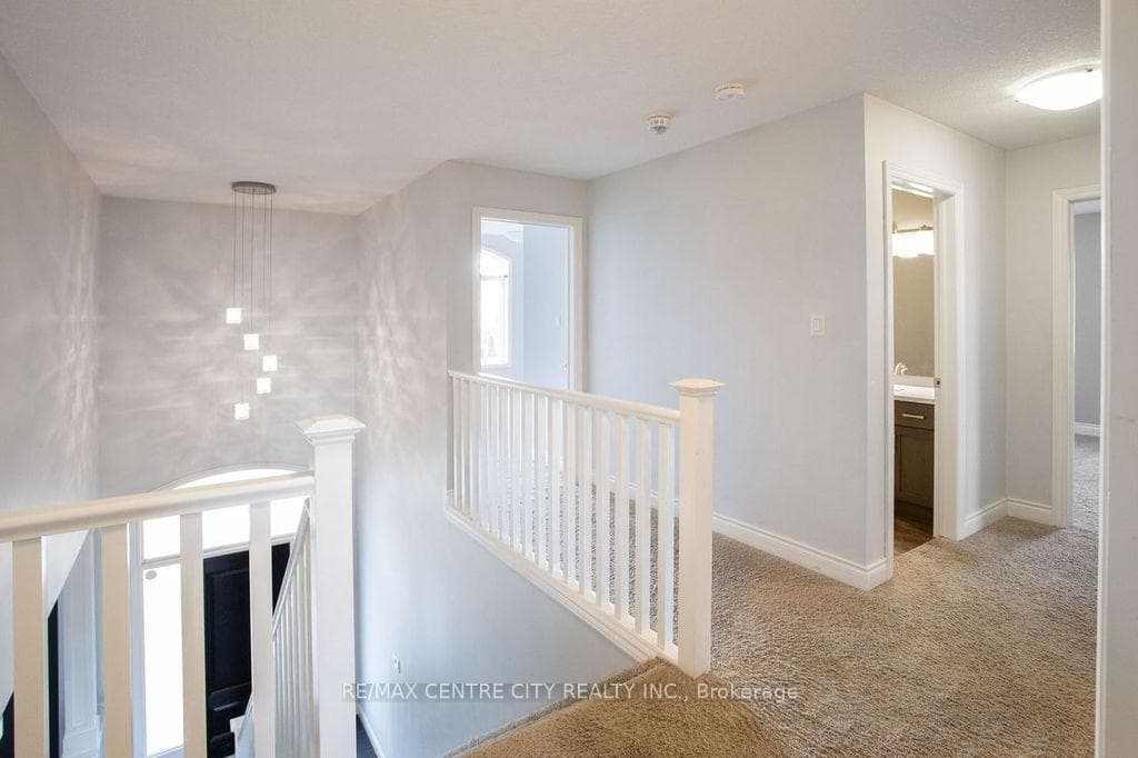 7 Turnberry Court photo 21
