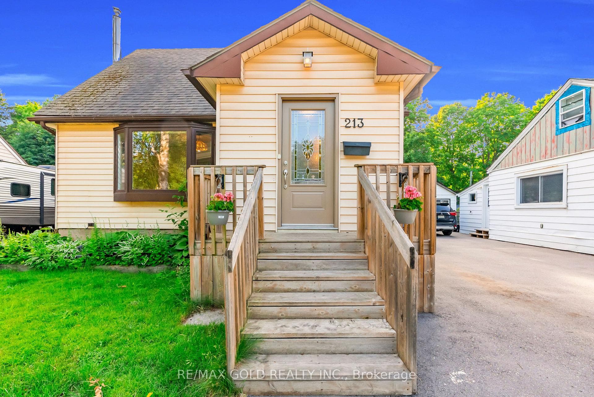 213 Mason Boulevard photo 46