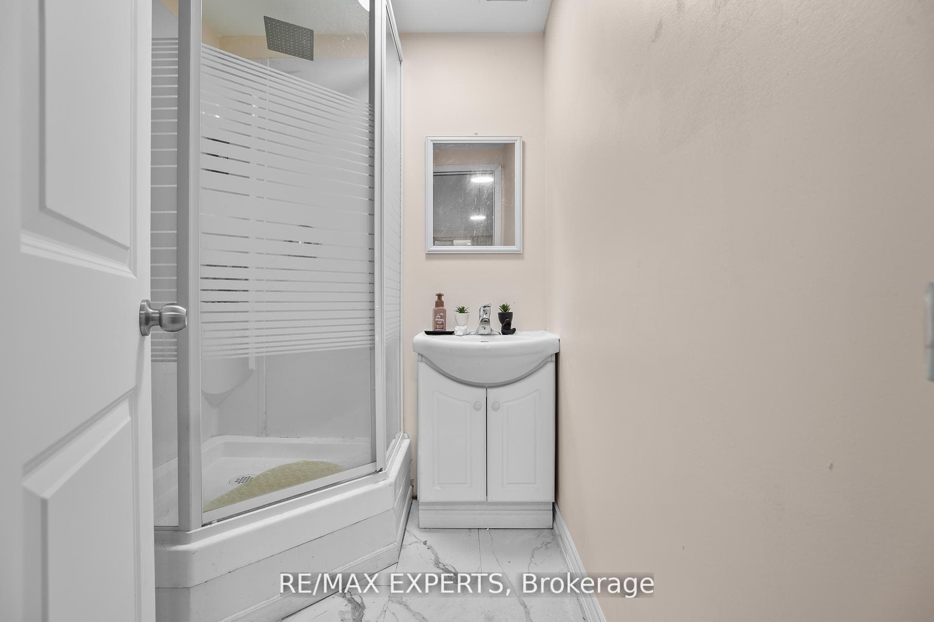 2779 Gananoque Drive Unit 35 photo 21