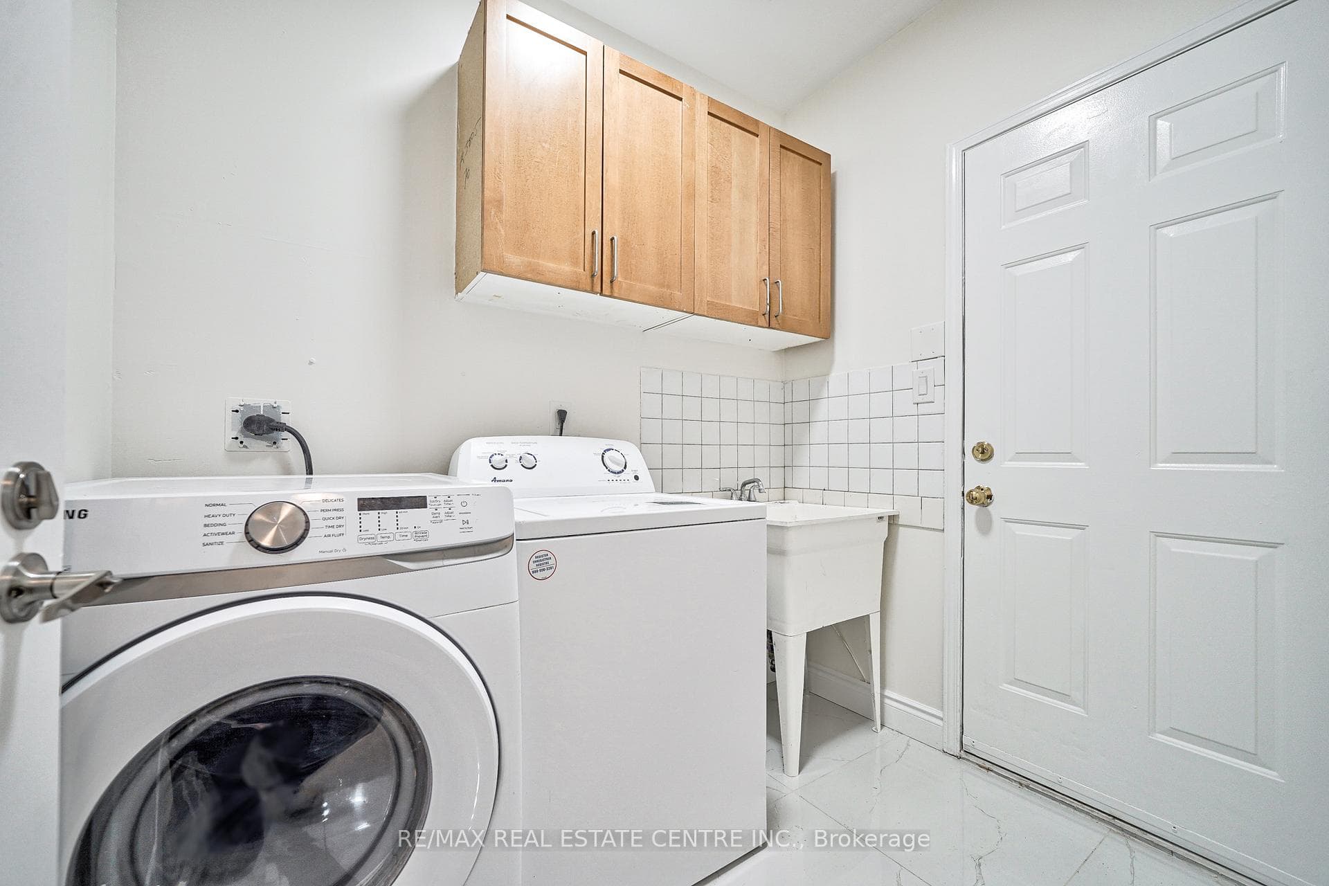 4 Hedgeline Street Unit Upper photo 27