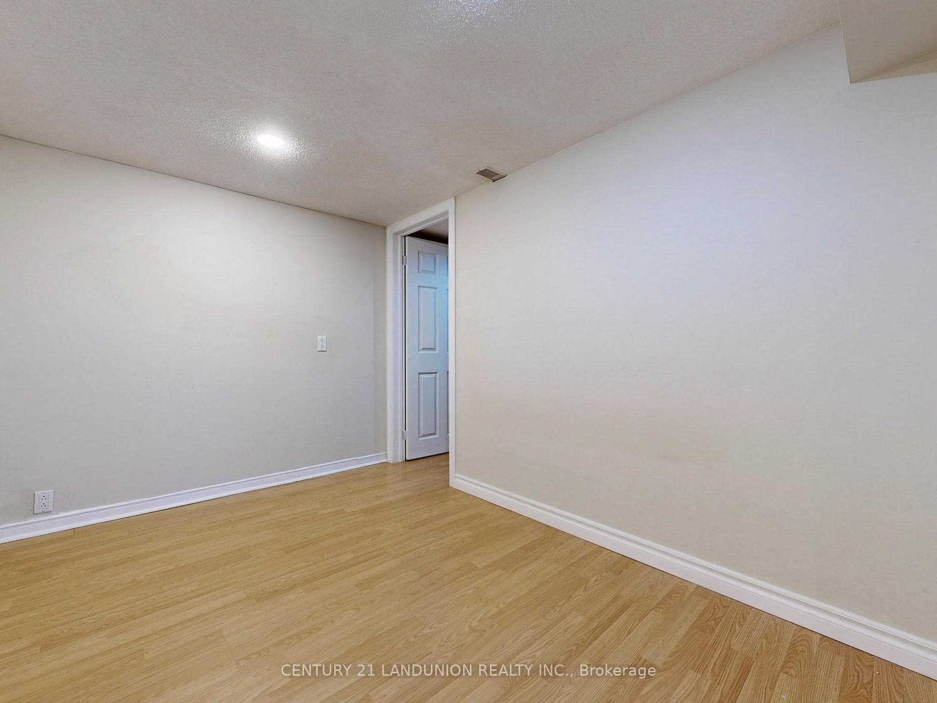 25 Bemerton Court photo 42