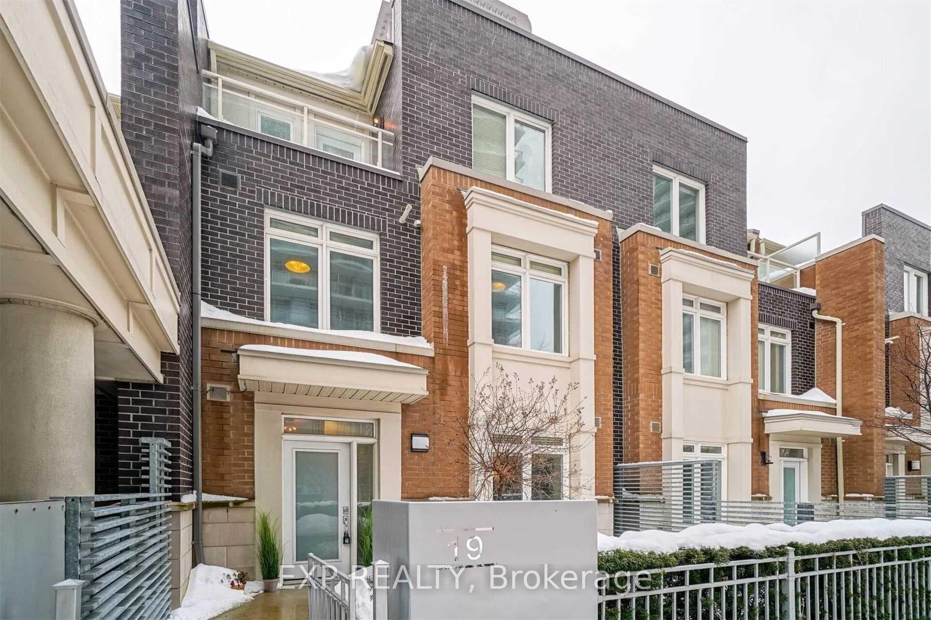 370 Square One Dr Drive Unit 19 photo 1