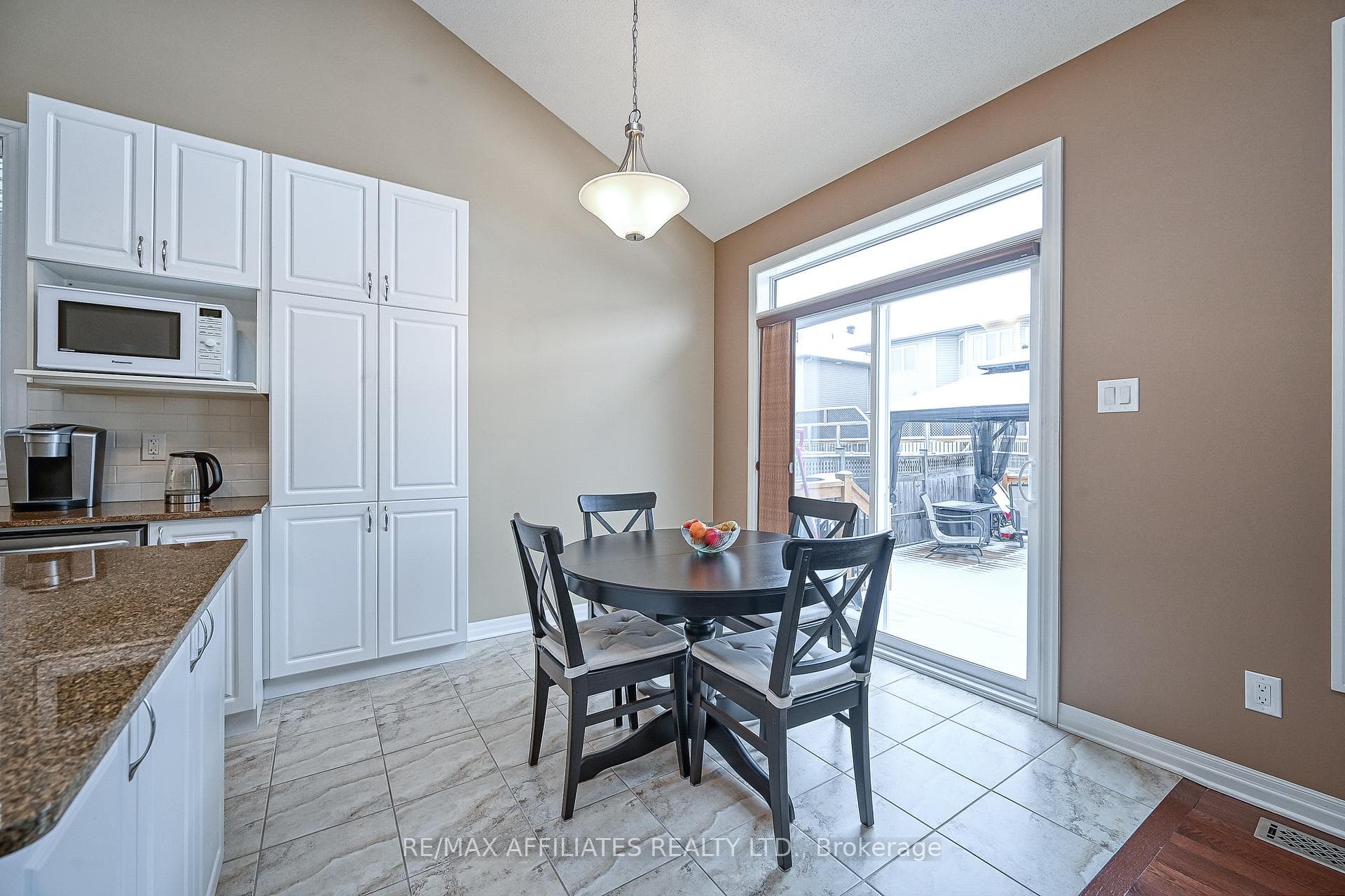 951 Rotary Way photo 10