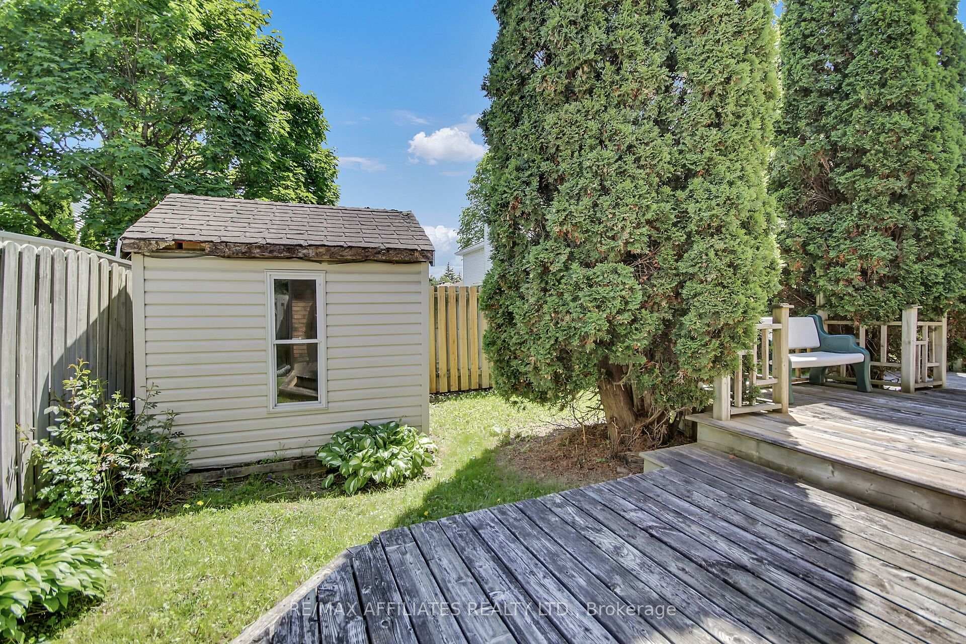 1380 Norview Crescent photo 38