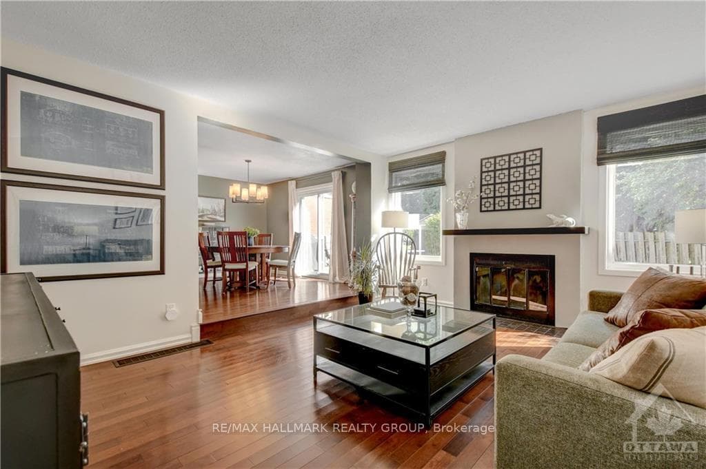 5 SEWELL Way photo 3