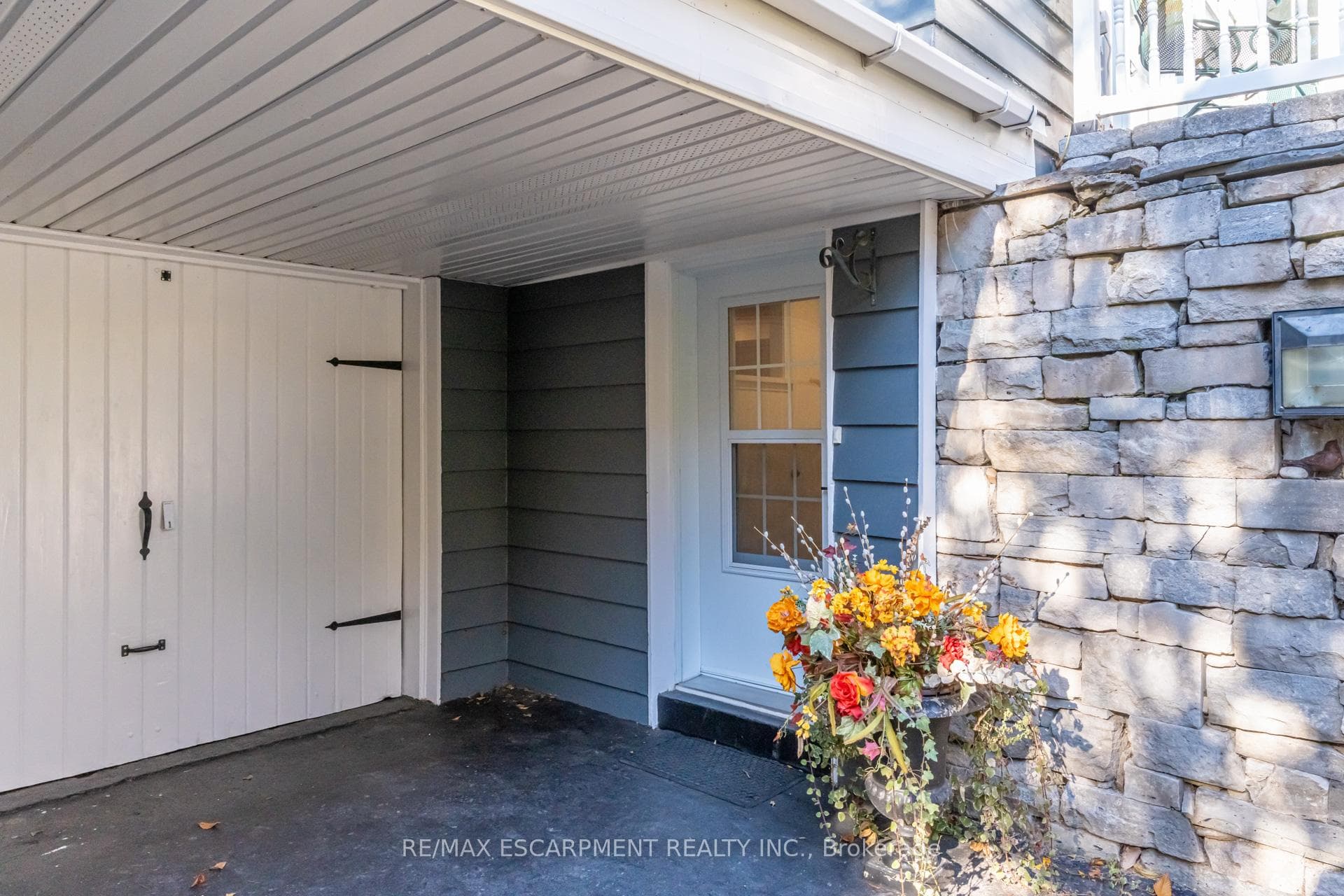 4271 Lakeshore Road photo 22