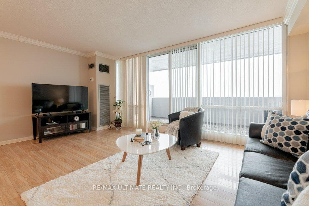 240 Scarlett Road Unit 1101 photo 9