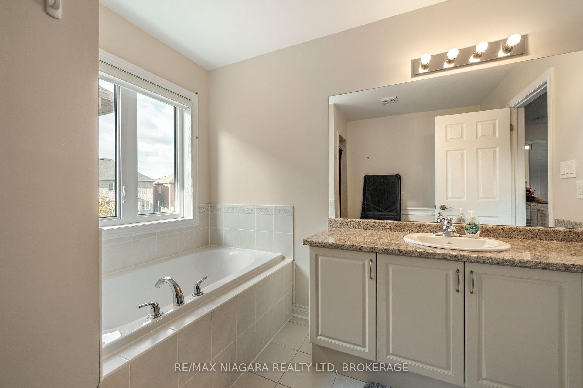 107 Keith Crescent photo 21