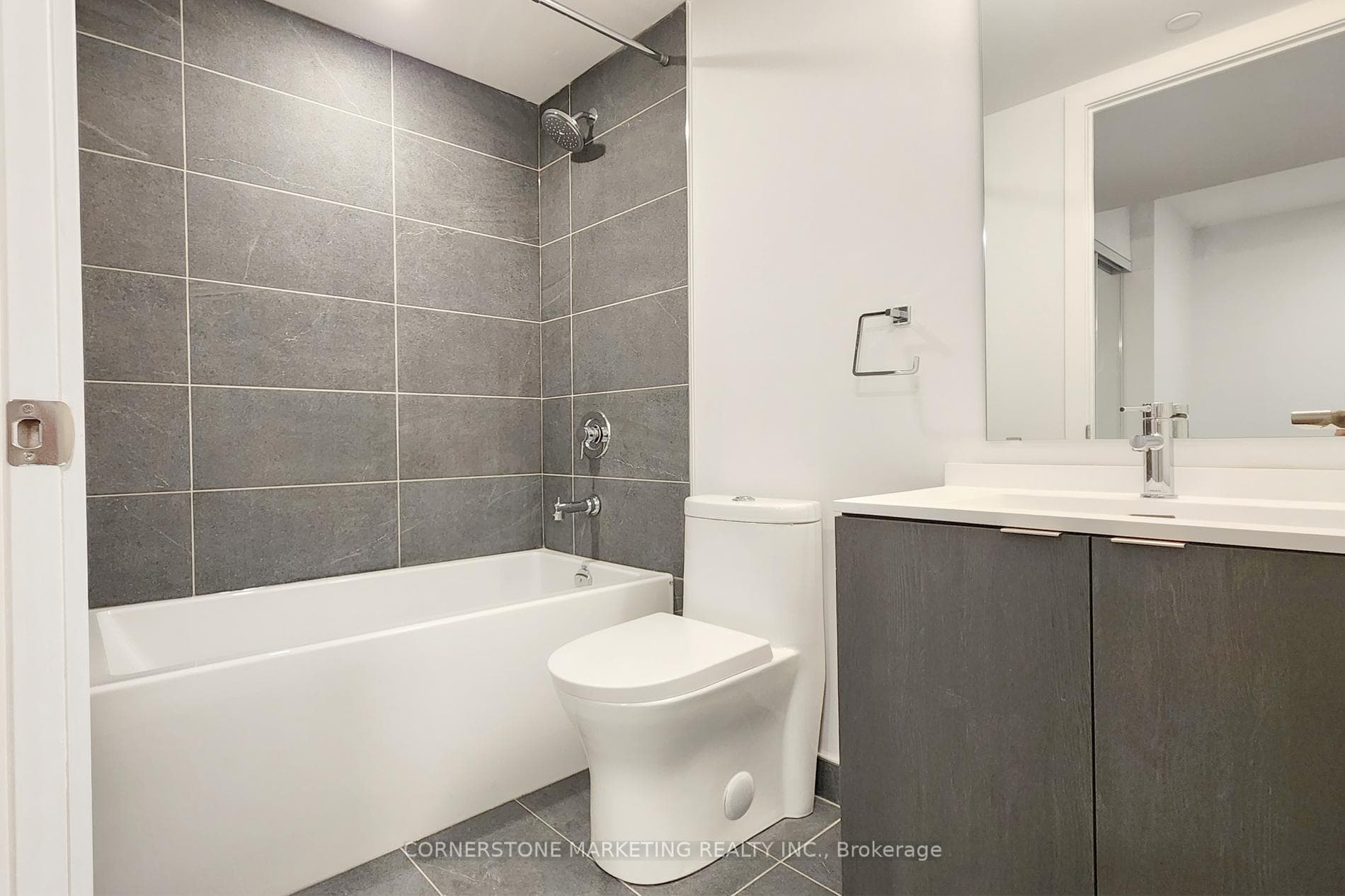 100 Queen Street Unit 706 photo 9