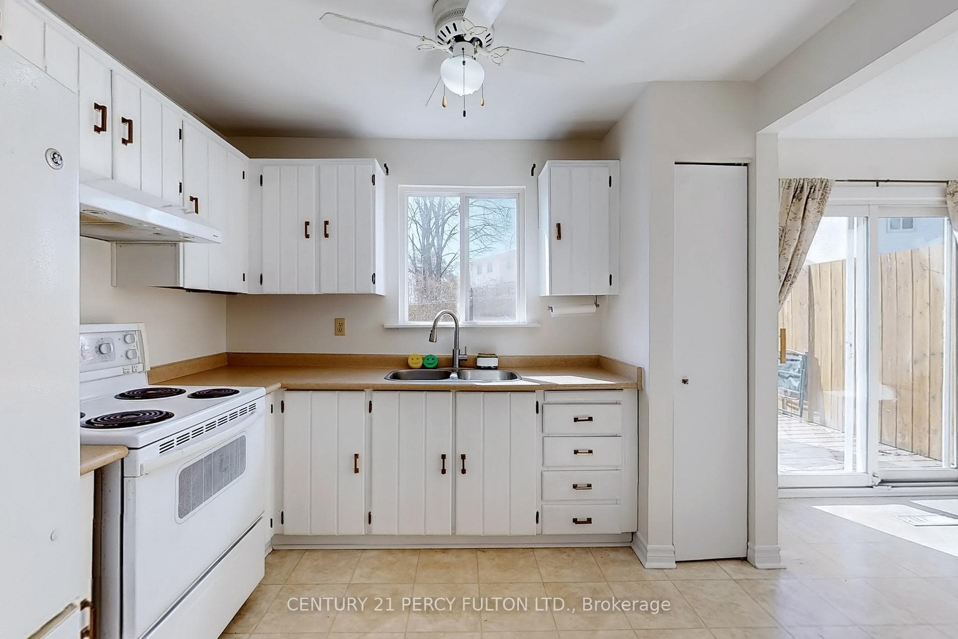 217 CUNDLES Road photo 12