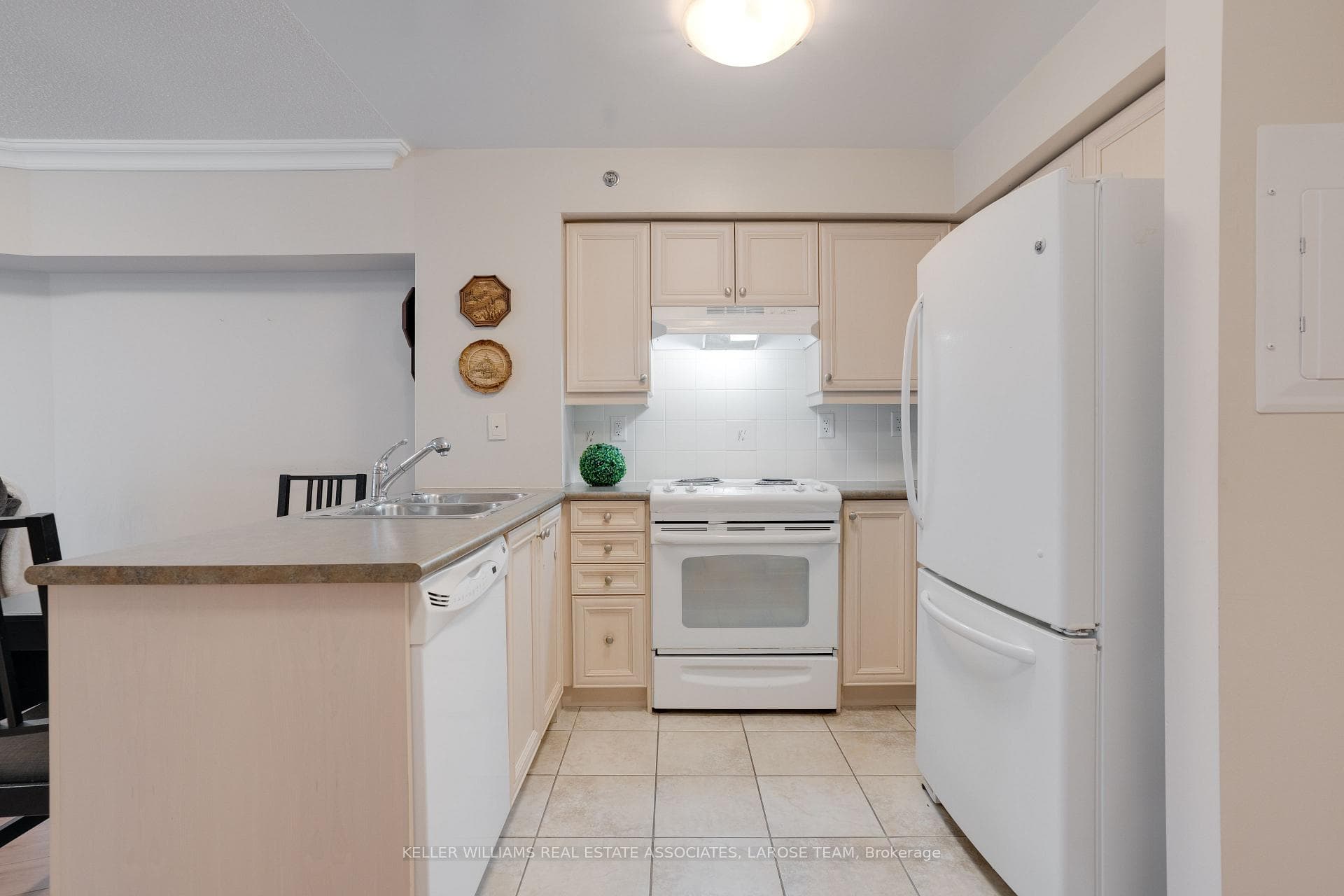 3 Marine Parade Drive Unit 405 photo 6