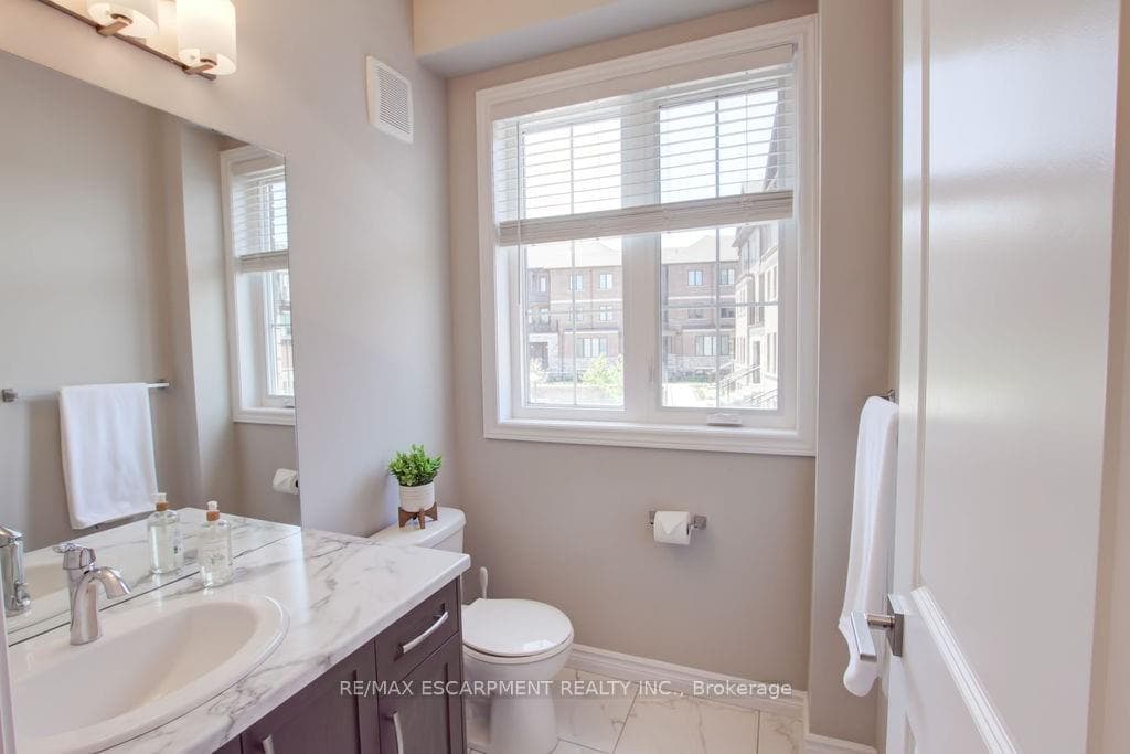 445 Ontario Street Unit 35 photo 9