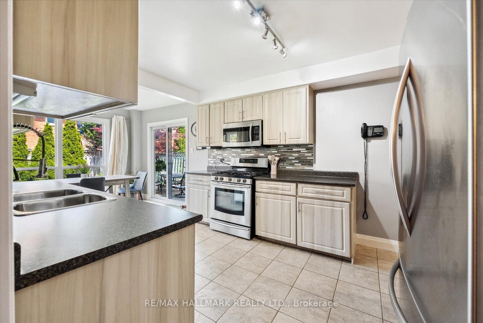 2605 Credit Valley Road photo 9