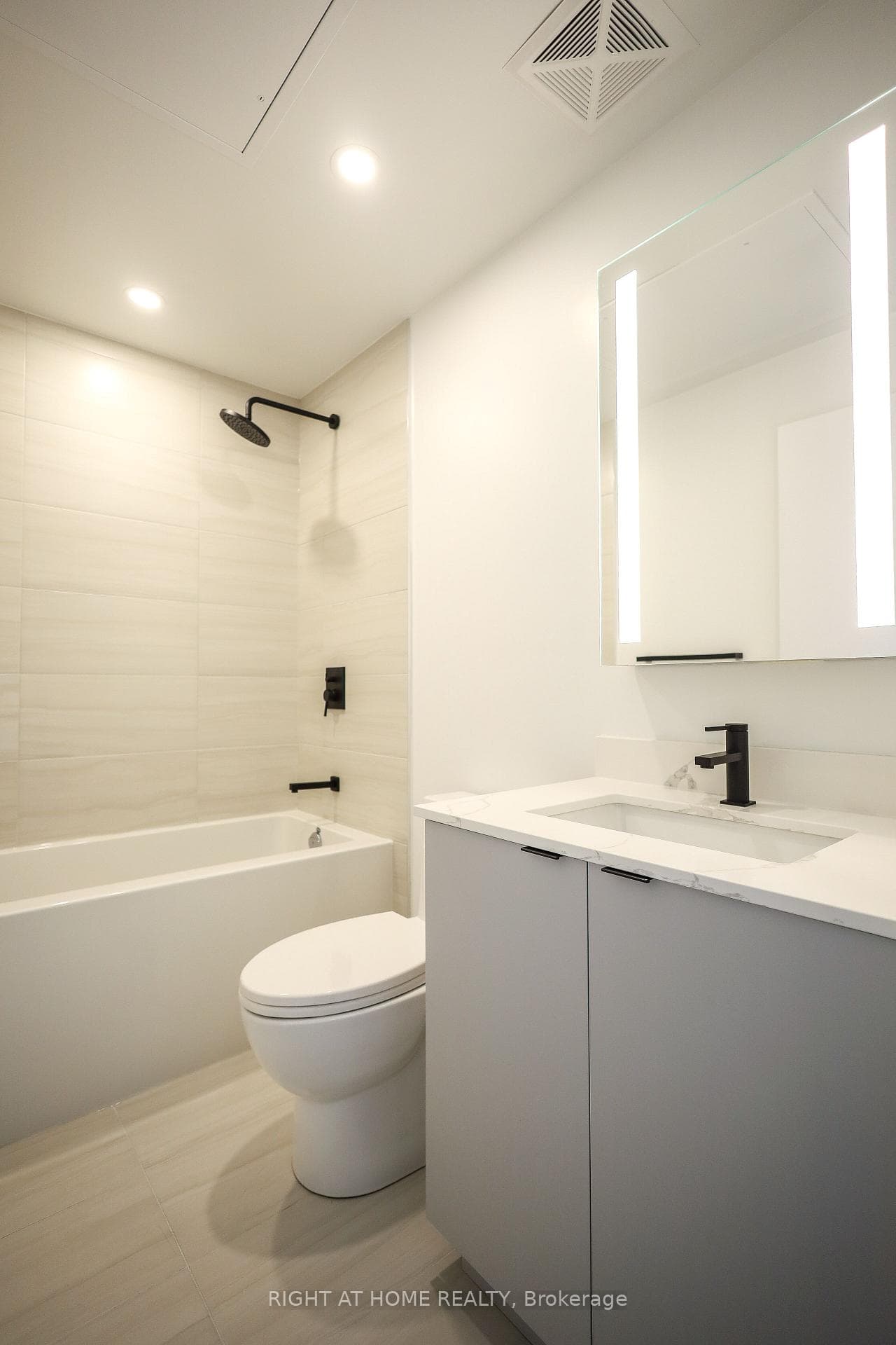 285 Dufferin Street Unit 220 photo 28
