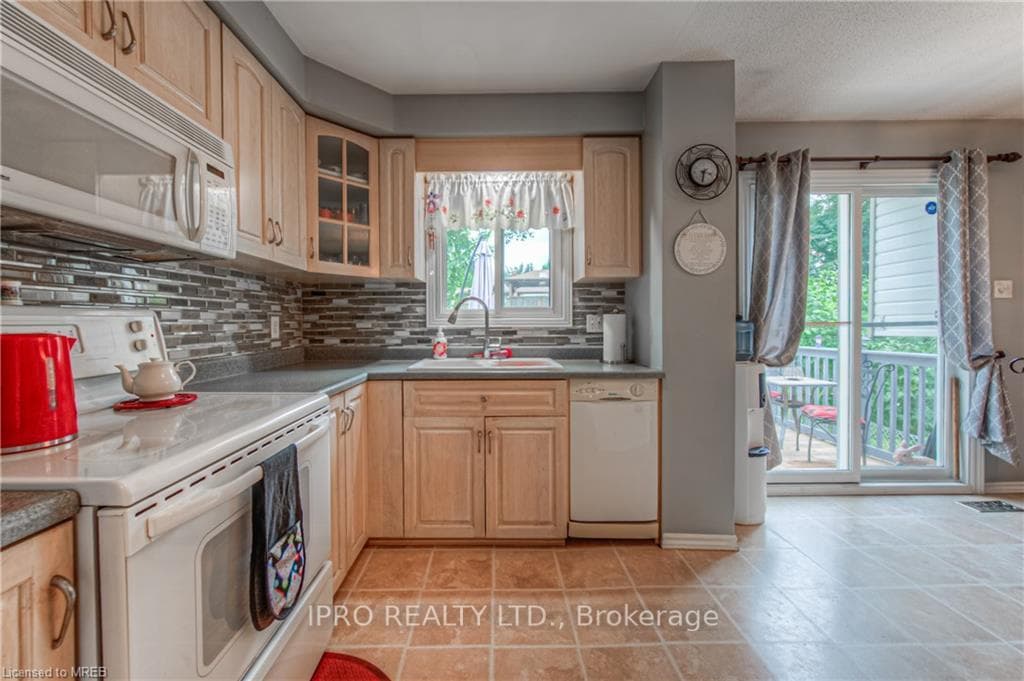 170 Wheatfield Crescent photo 6