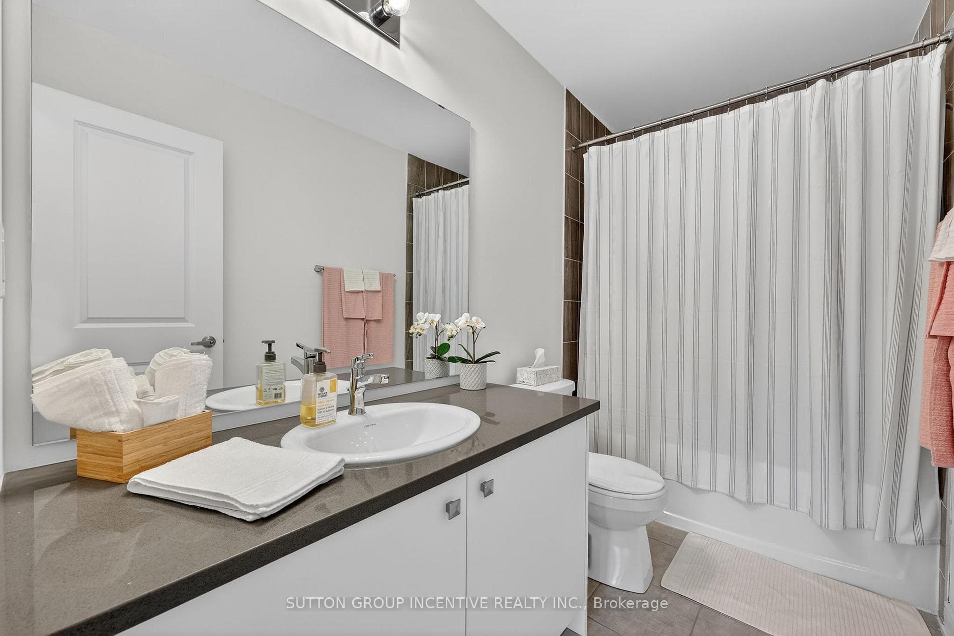 46 Spry Lane photo 18