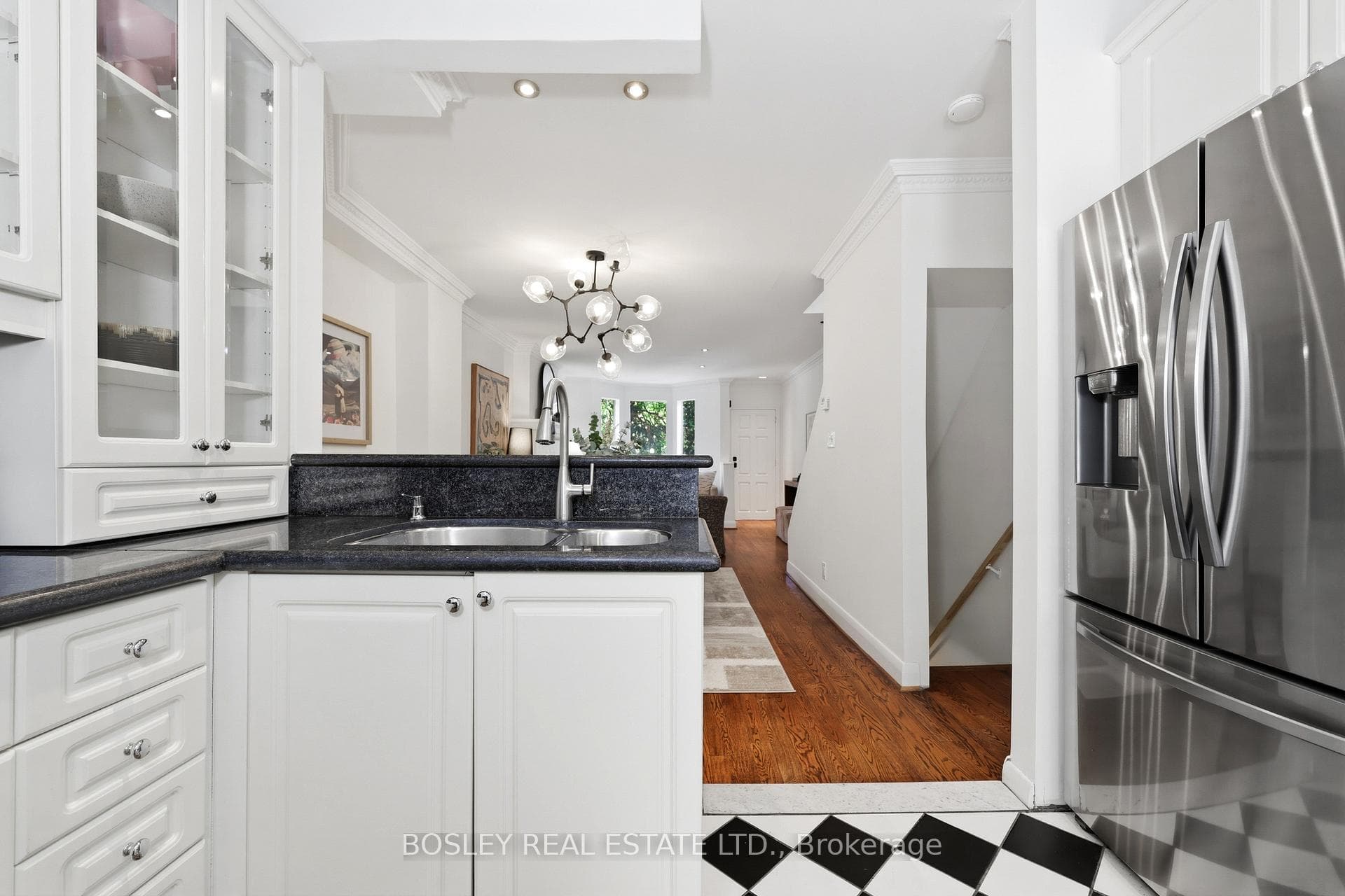 34 Tennis Crescent photo 16