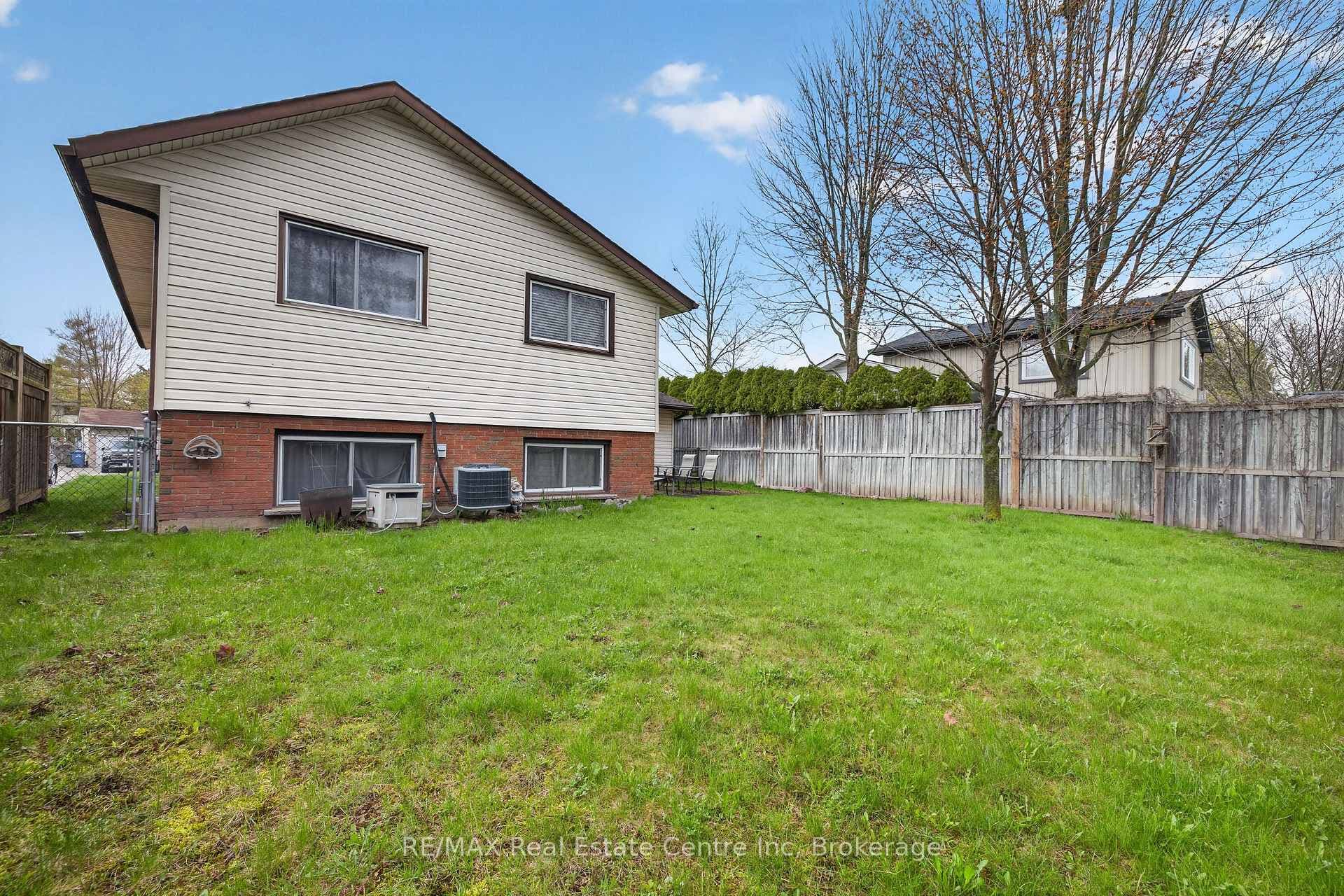 9 Sanderson Drive photo 45