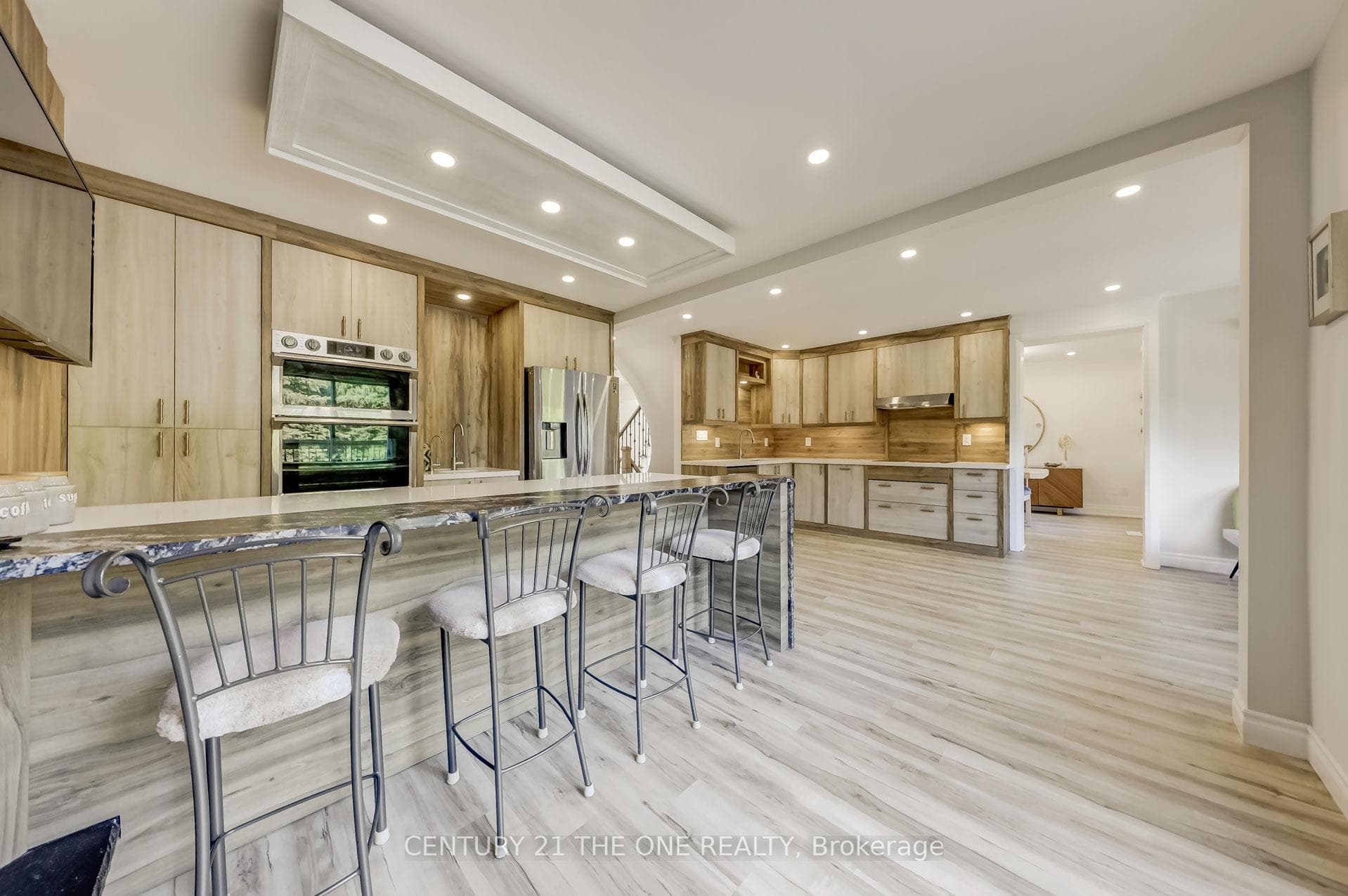 1746 Mount Albert Road photo 14