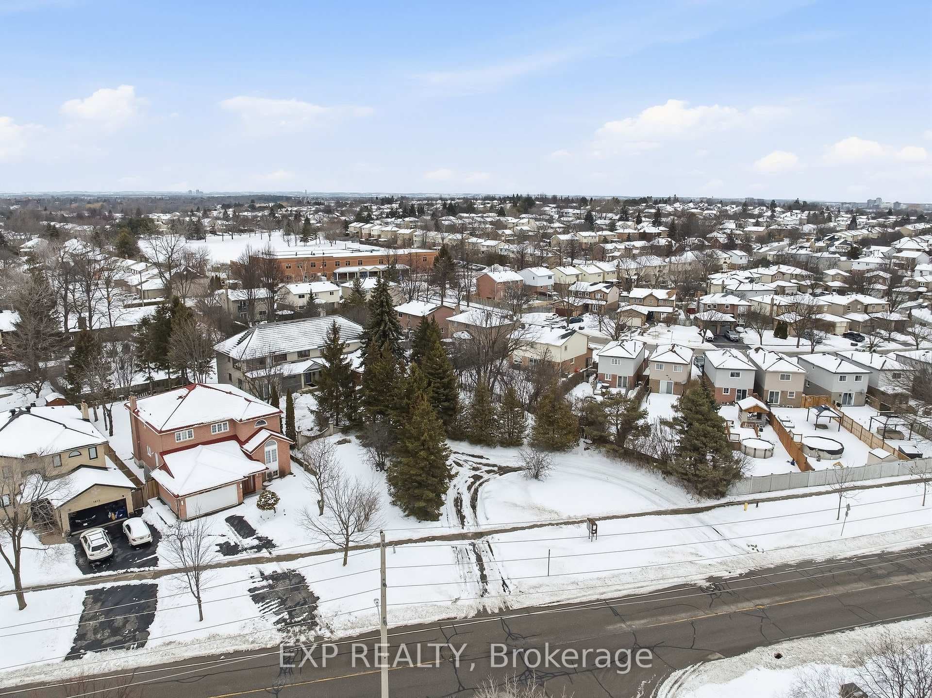 1622 Burns Street photo 3