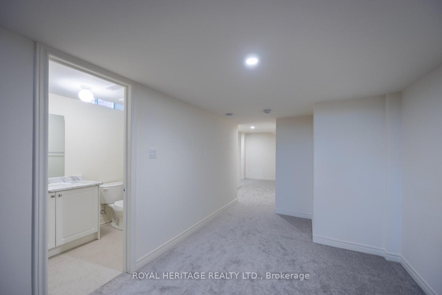 1186 DRINKLE Crescent photo 36