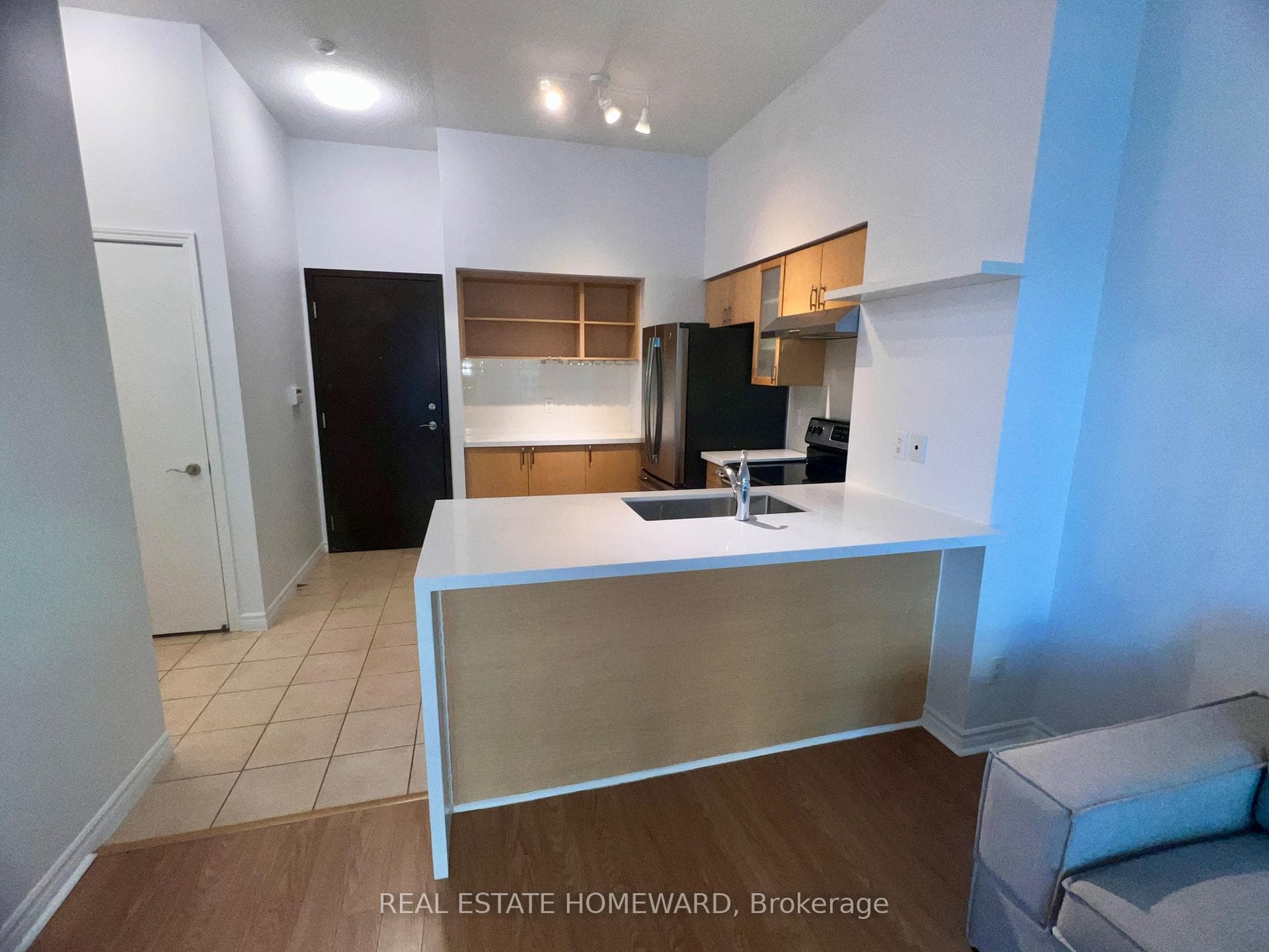 410 Queens Quay Unit 413 photo 24