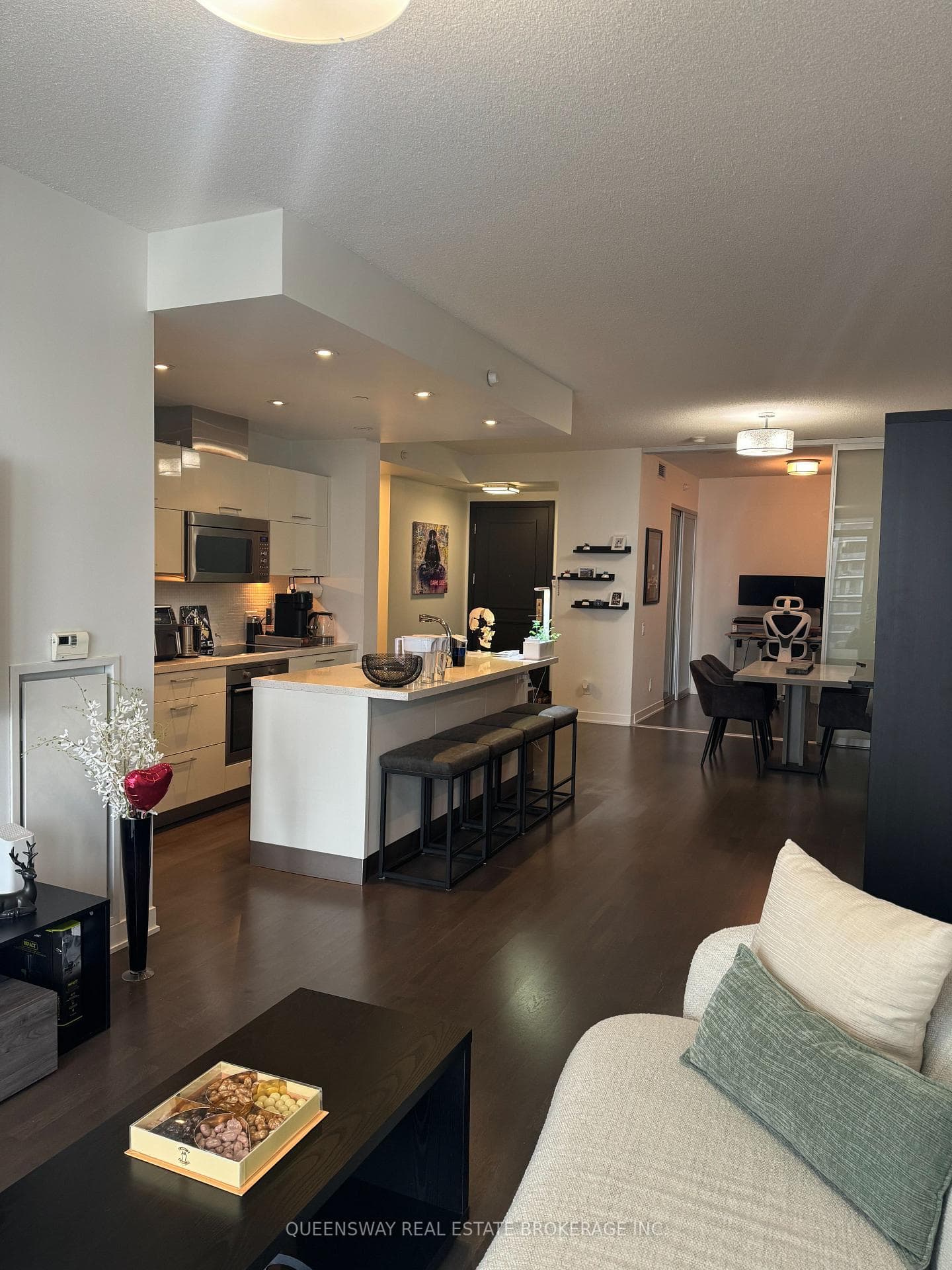90 Parklawn Road Unit 2006 photo 1