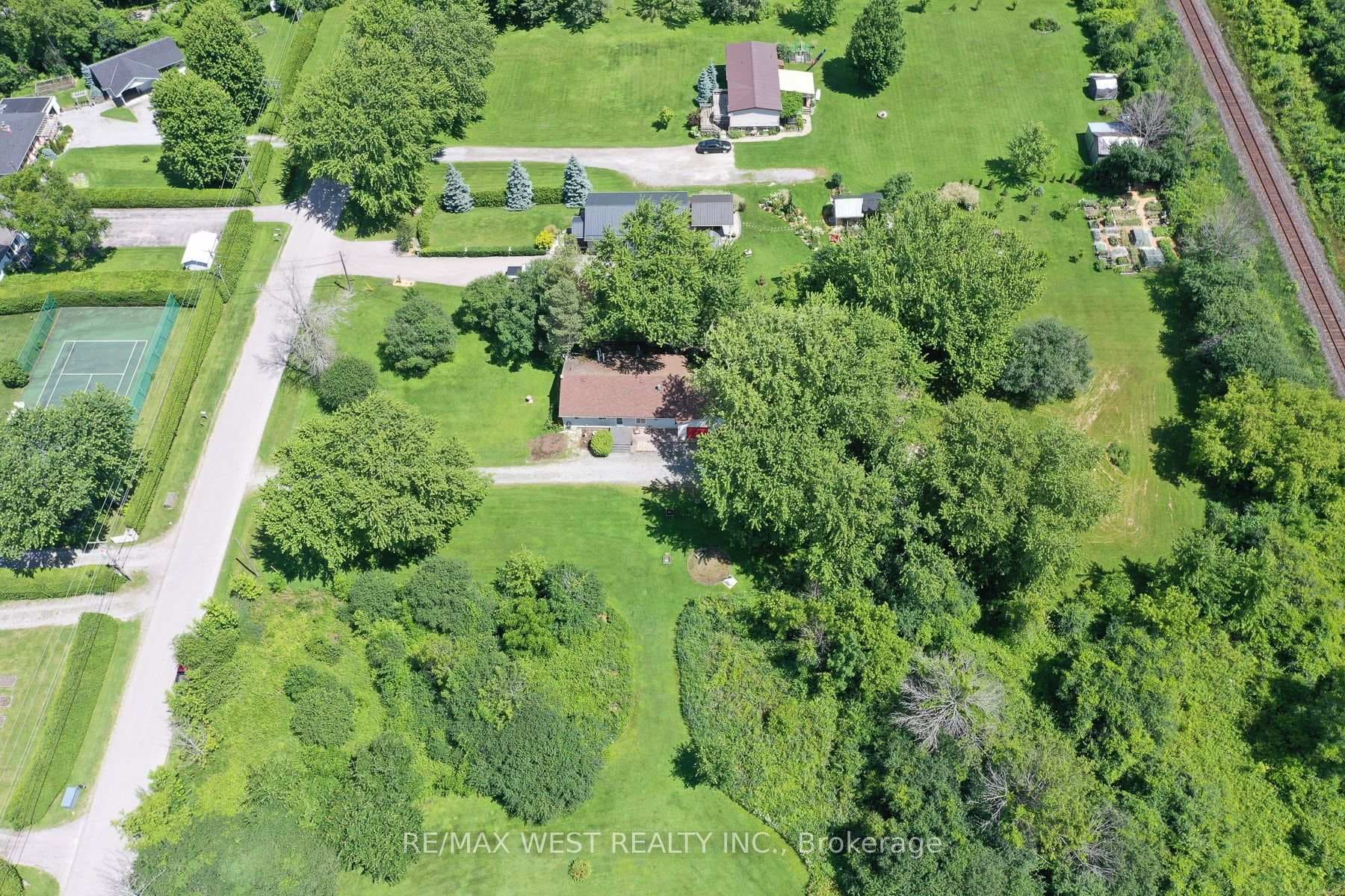 25981 Maple Beach Road photo 9