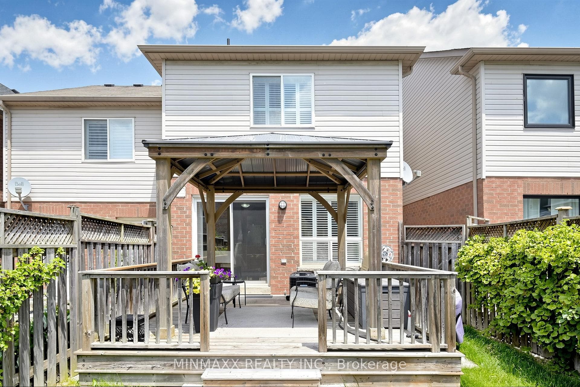 1164 CHAPMAN Crescent photo 42
