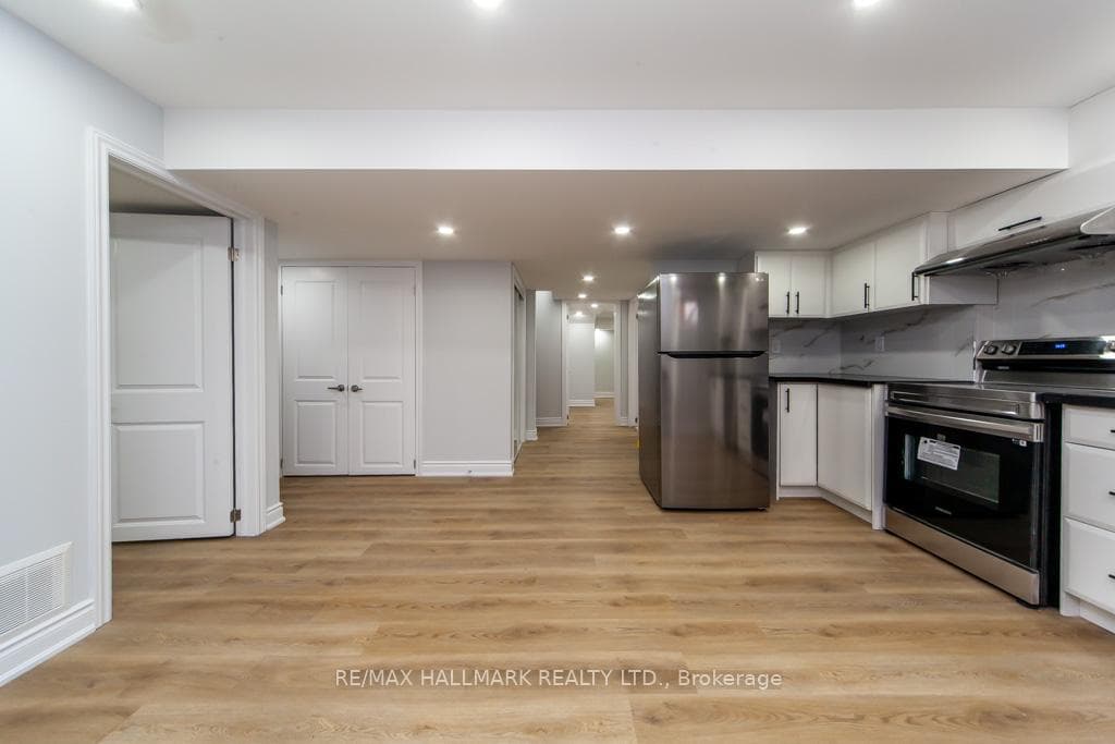 2 Decourcy-Ireland Circle Unit Bsmt photo 23