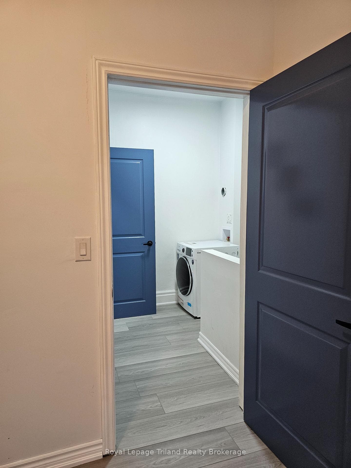 565 Peel Street Unit 3 photo 23
