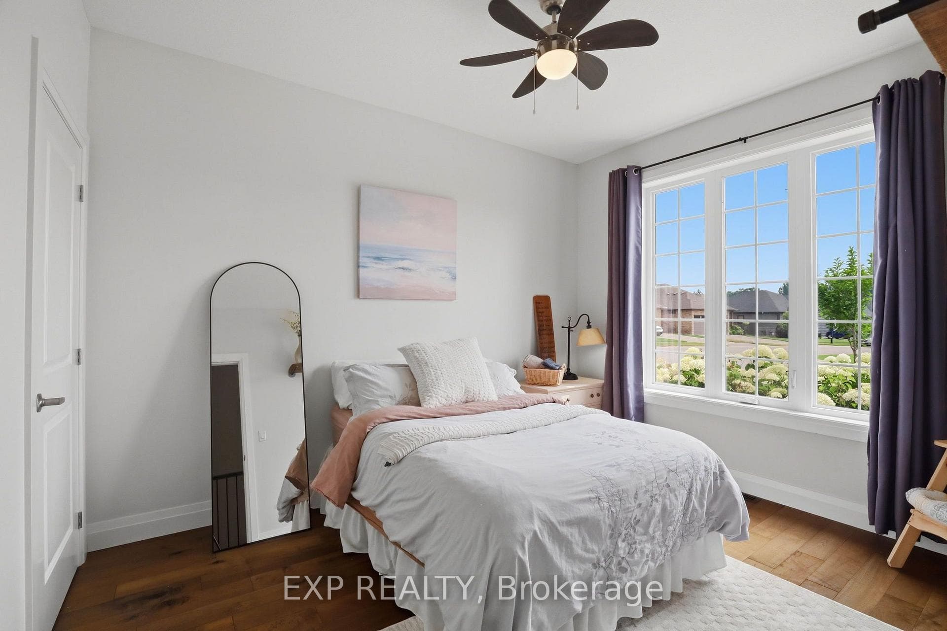 541 Bennett Crescent photo 24