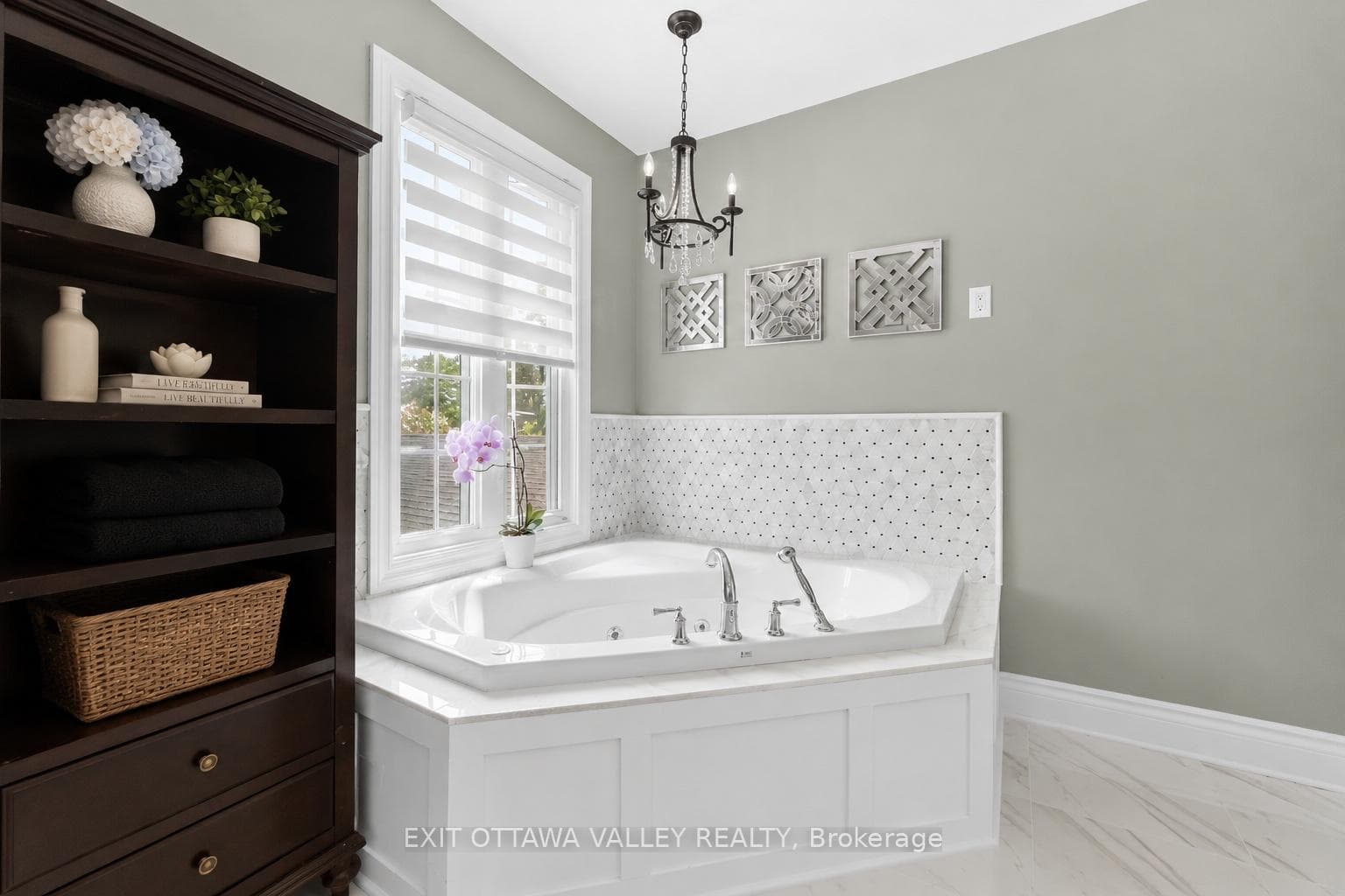 605 Elizabeth Street photo 23