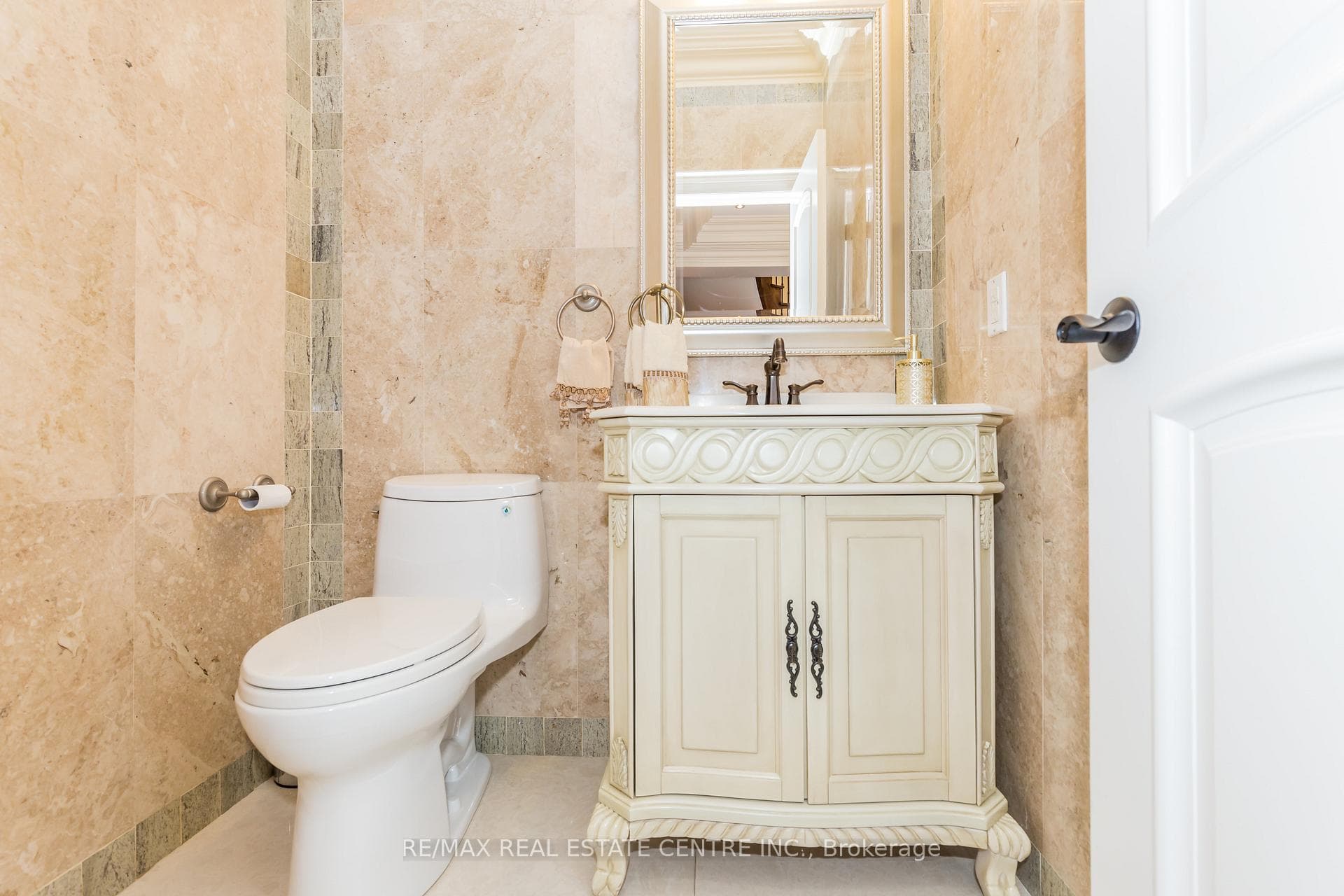 71 Lawton Boulevard photo 19