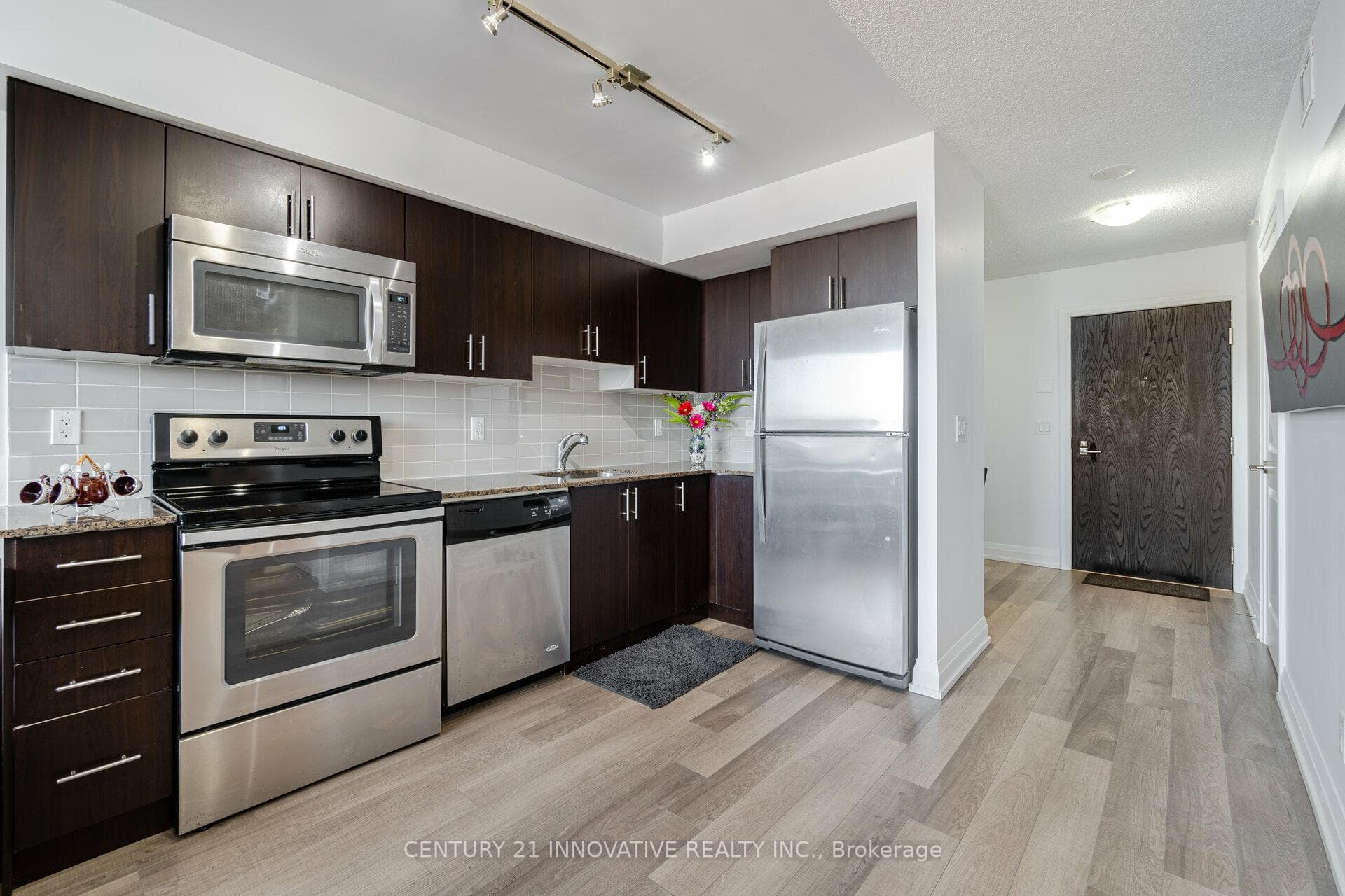3520 Danforth Avenue Unit 518 photo 10