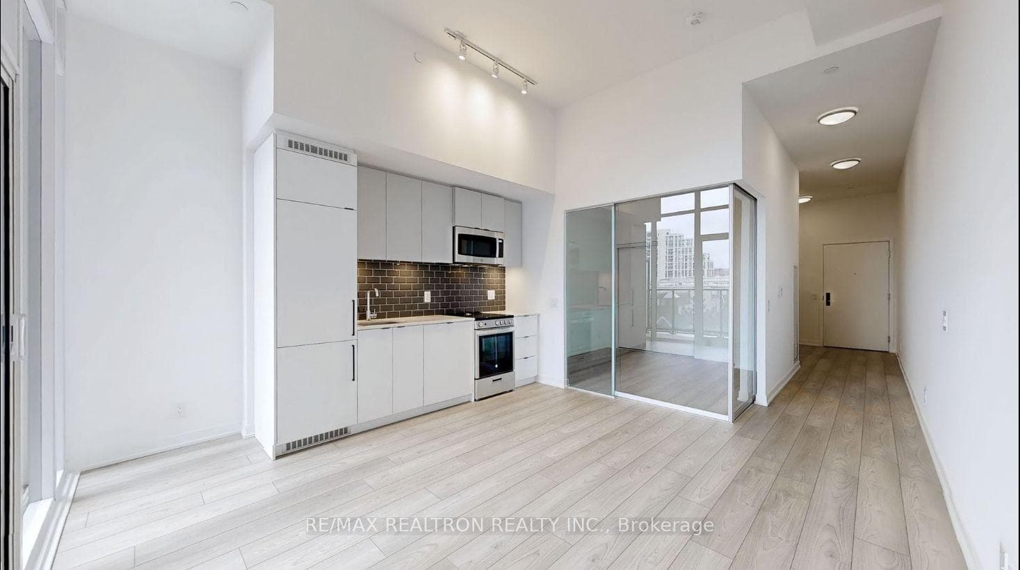 285 Dufferin Street Unit 401 photo 11