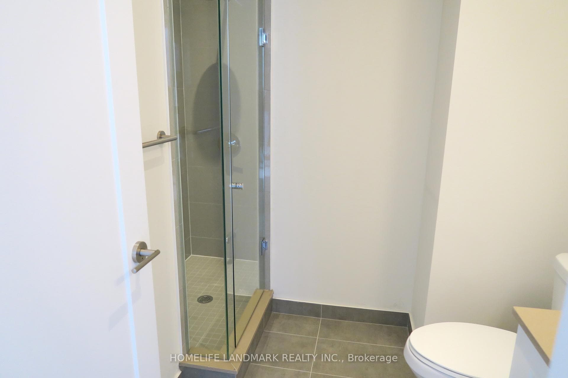 99 John Street Unit 302 photo 6
