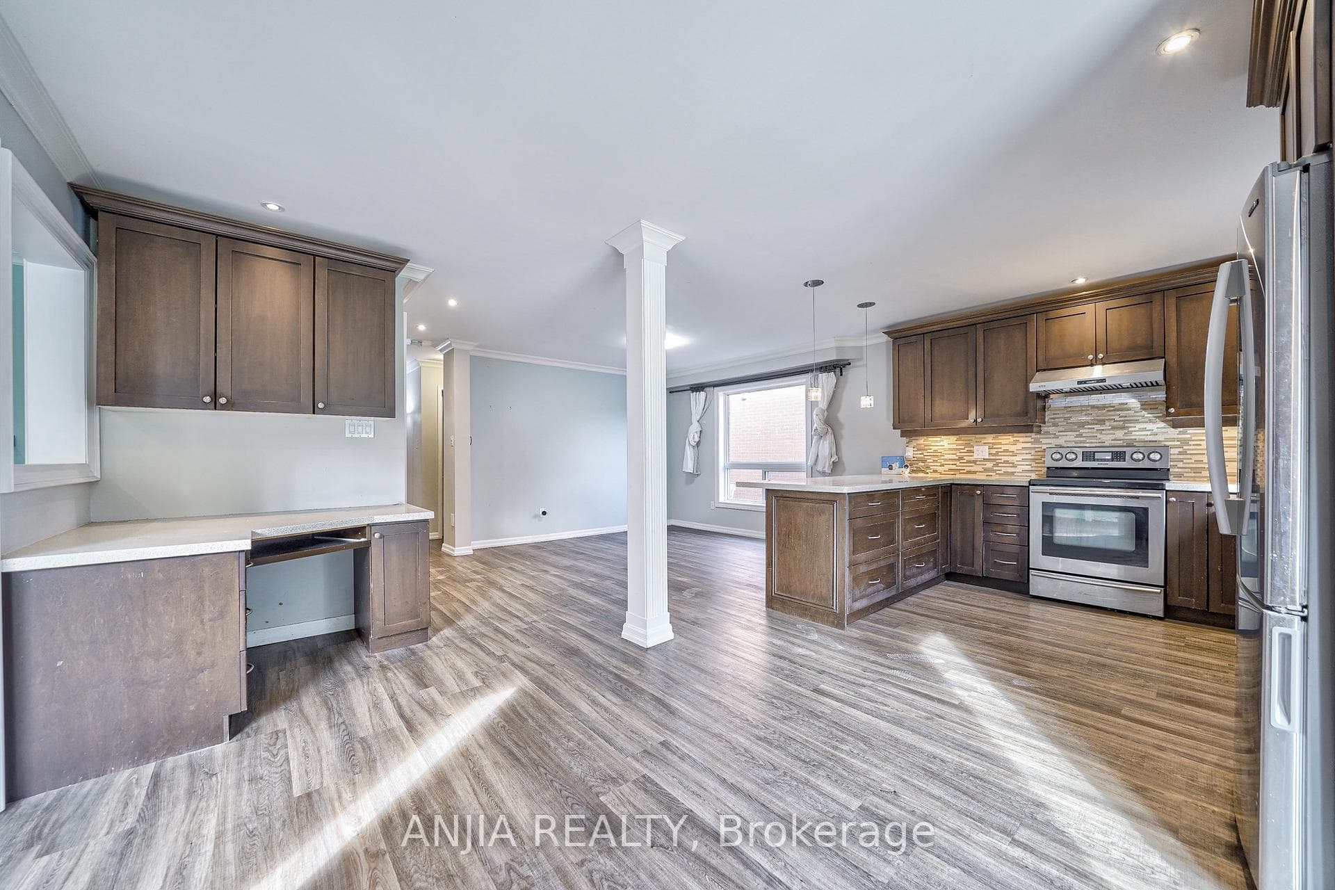 5 Holmes Crescent photo 14