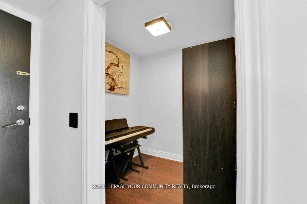 1103 Leslie Street Unit 1009 photo 12