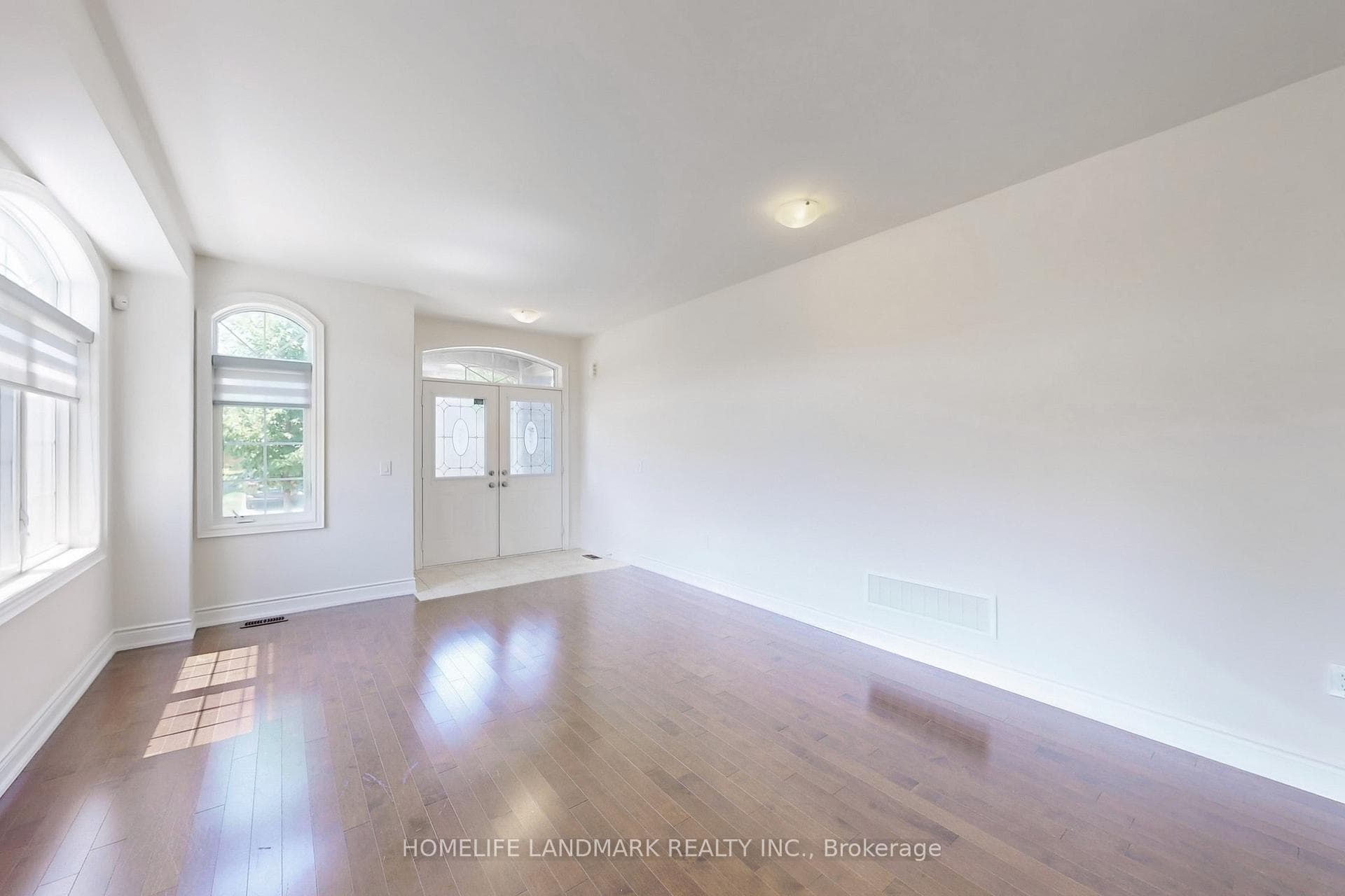 1533 Devine Point photo 7