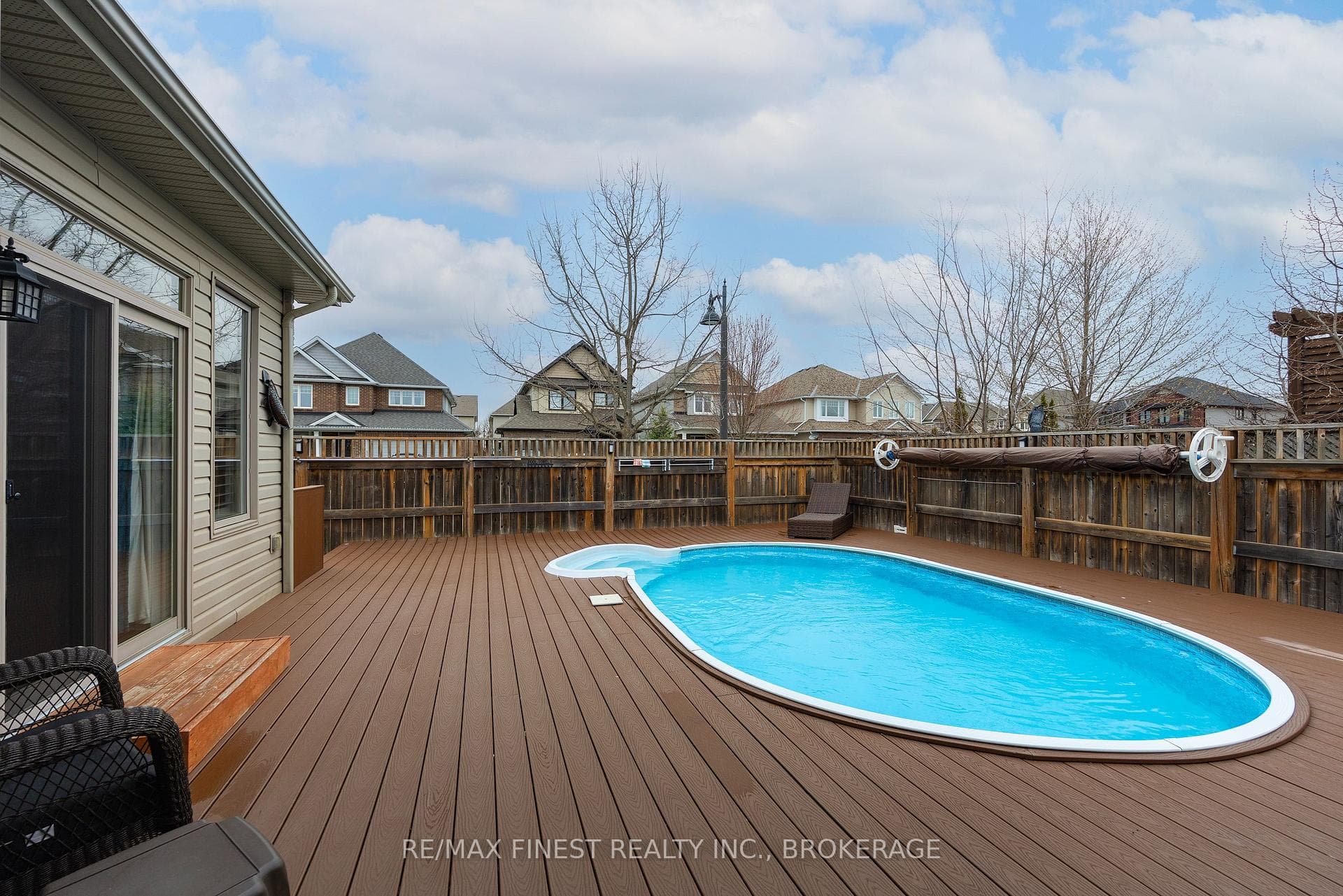 1667 Crimson Crescent photo 34