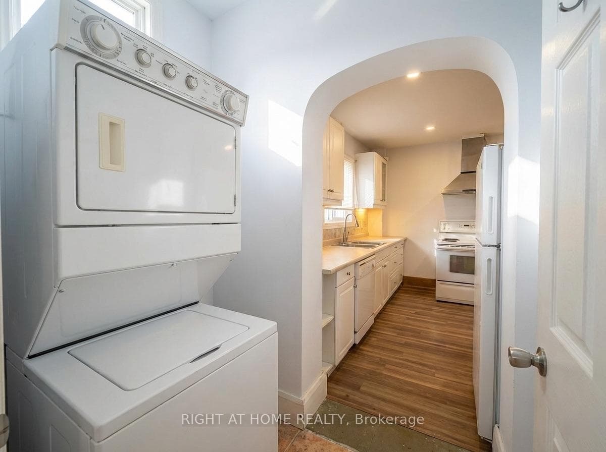1395 Dougall Avenue Unit 1 photo 8