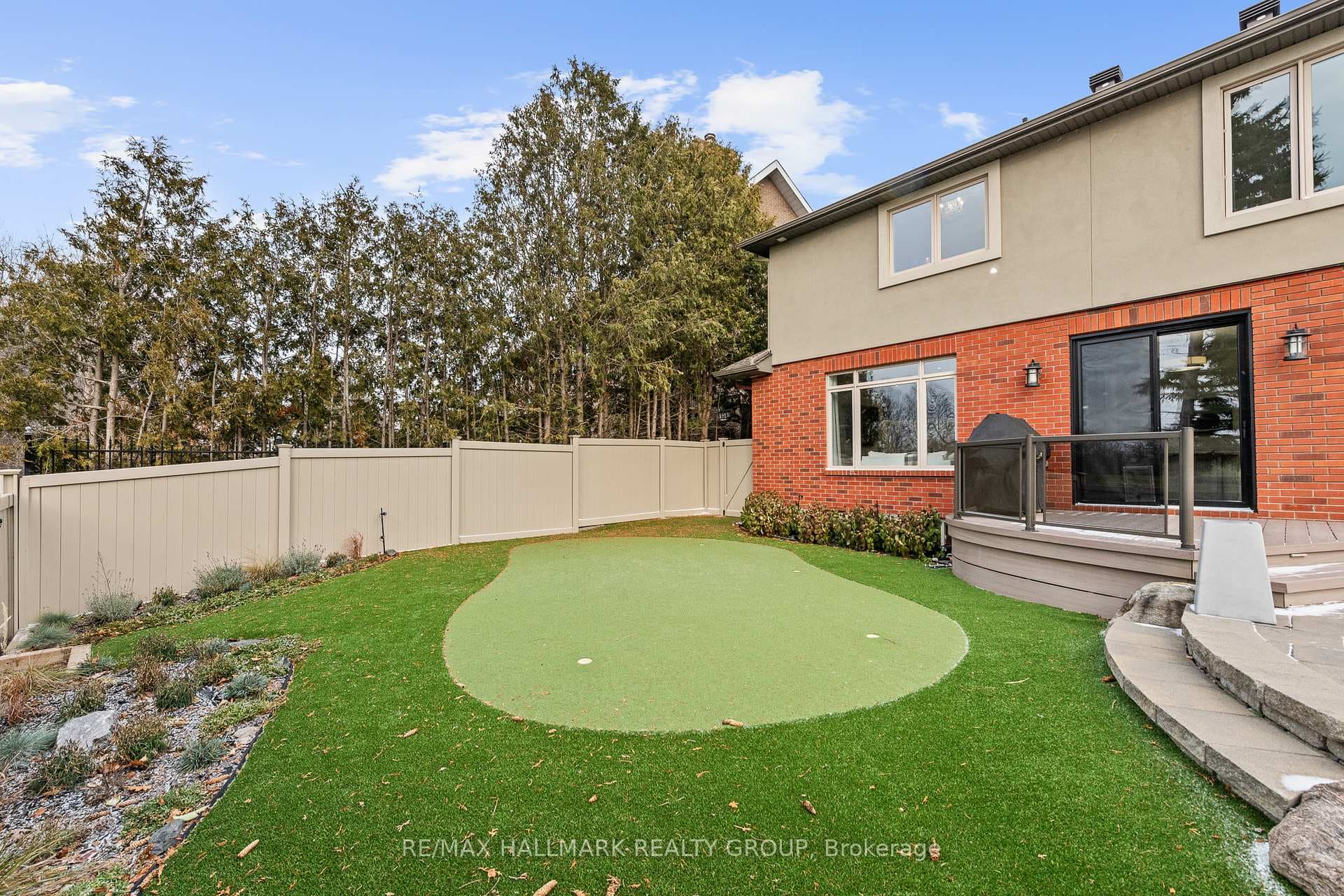 91 Shaughnessy Crescent photo 45