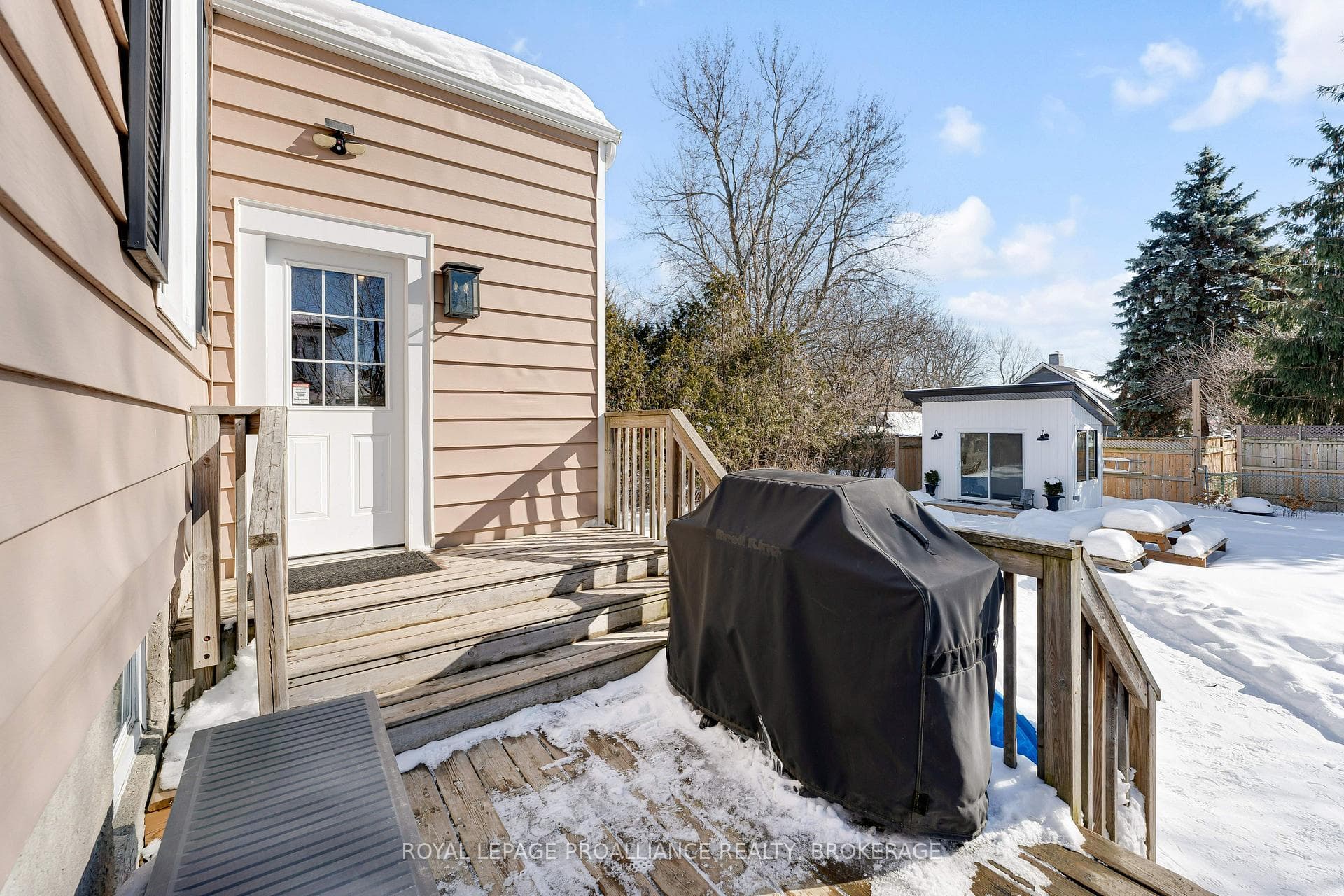 586 Union Street photo 25