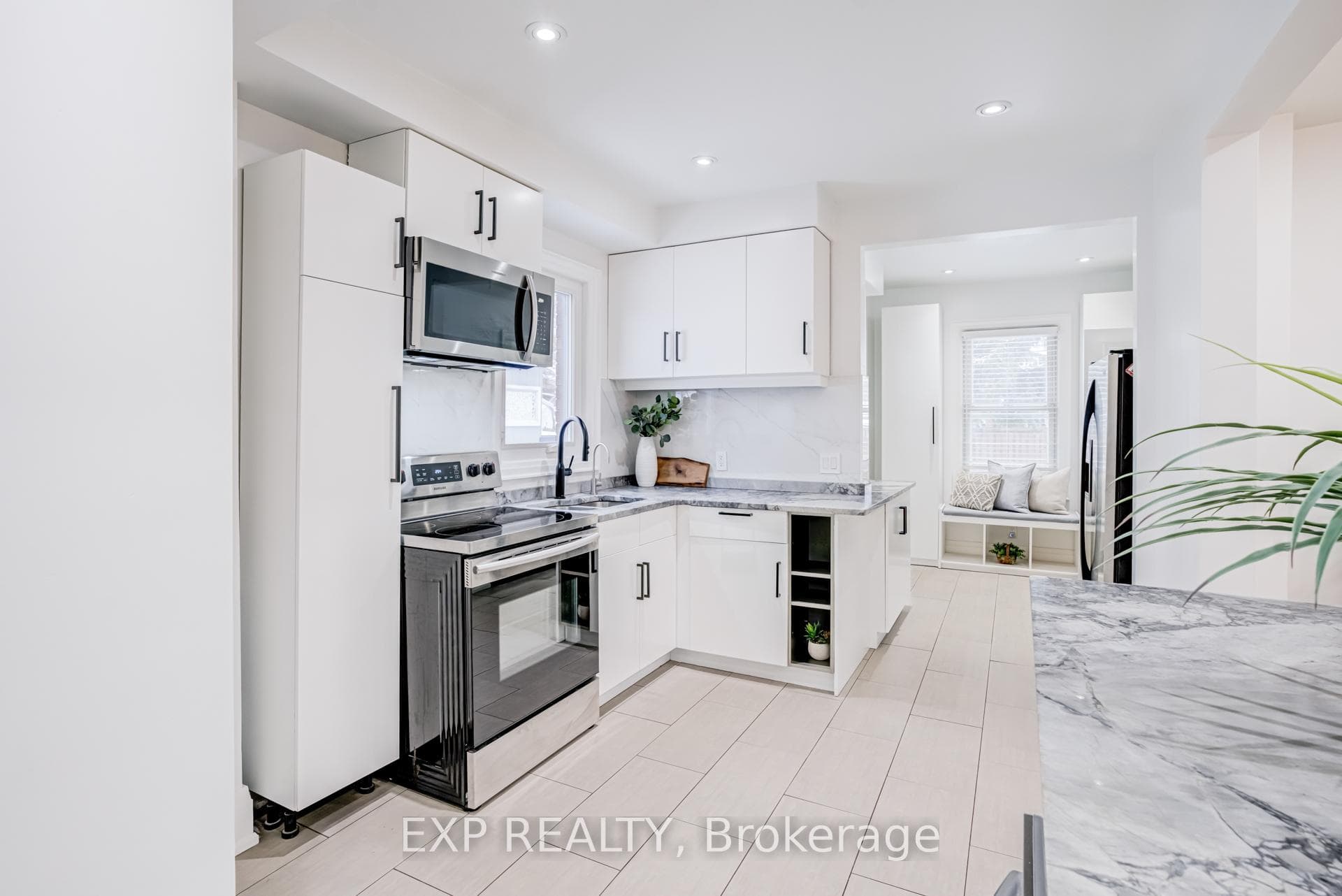 18 East 23rd Street photo 14
