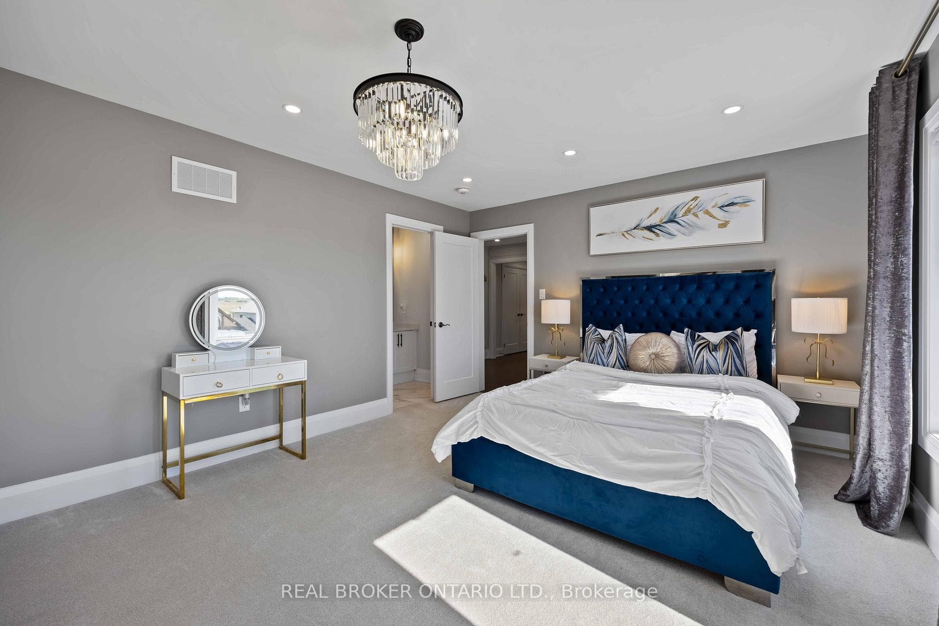 2236 Pemberton Way photo 34