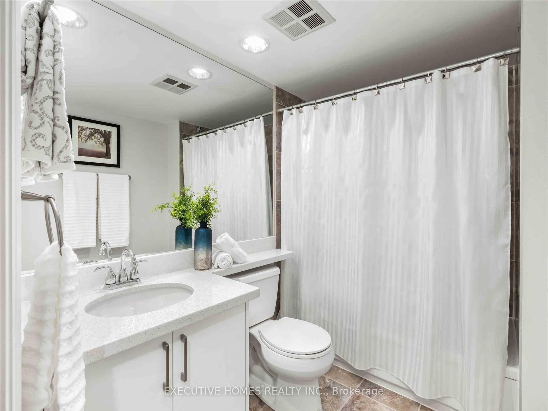 50 Eglinton Avenue Unit 409 photo 18
