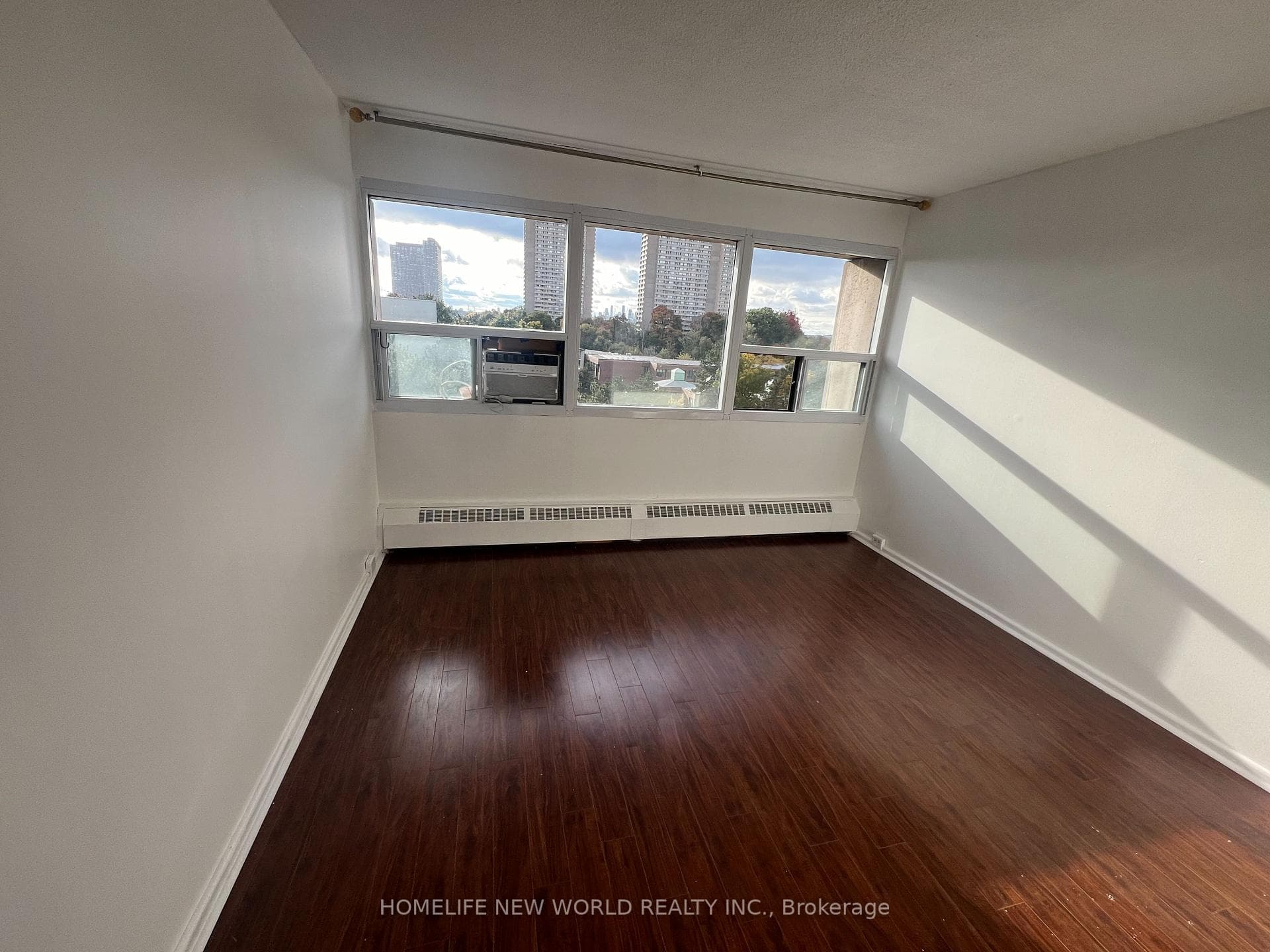100 Leeward Glenway Unit 605 photo 21