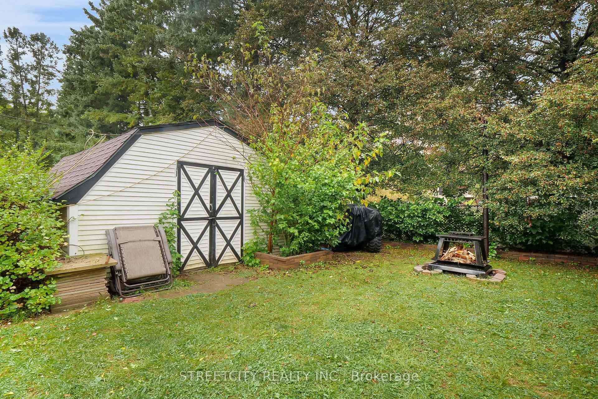 1221 Victoria Drive photo 31